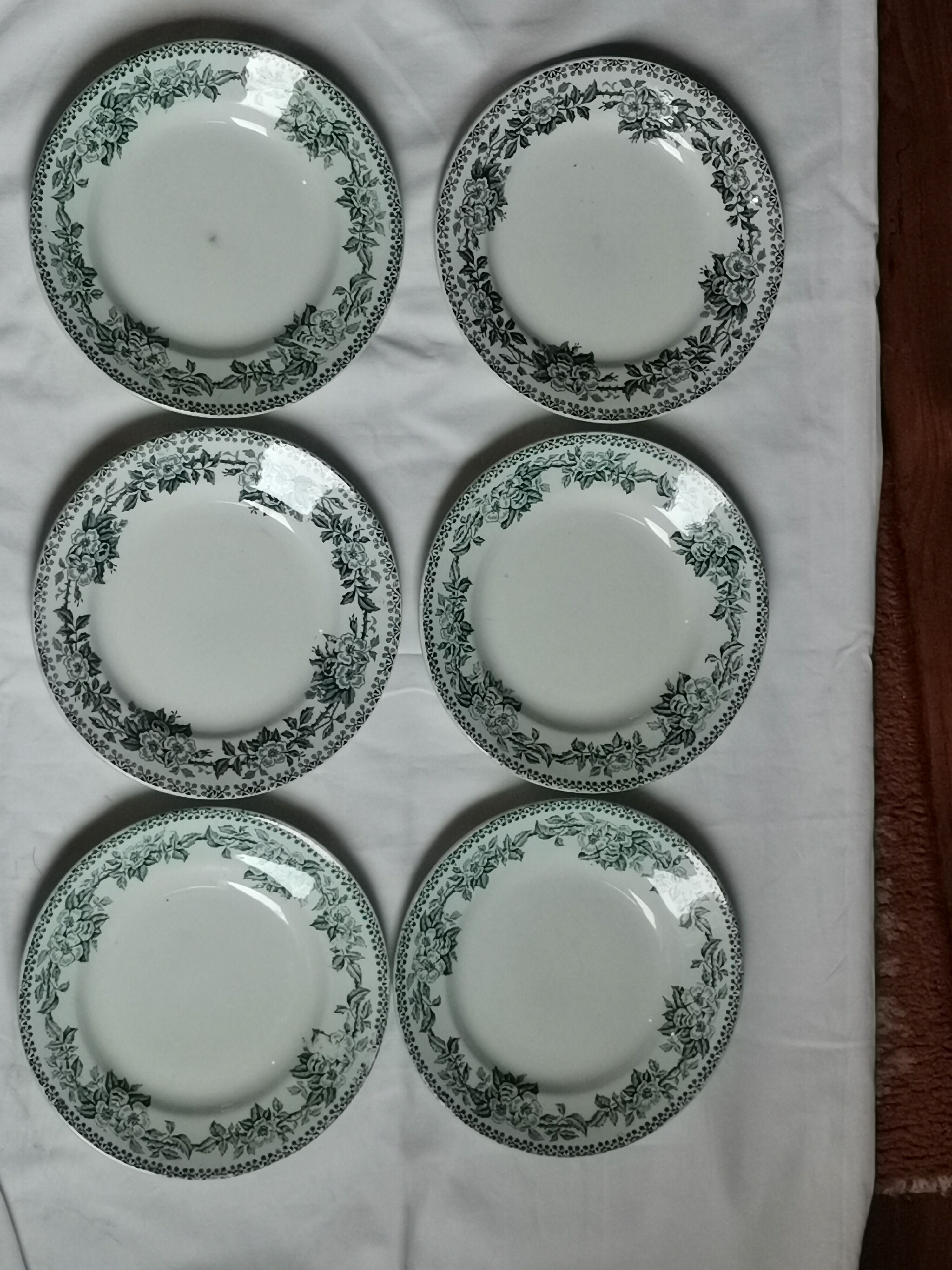 Set of 6 flat plates in iron earth Guadeloupe Saint Amand