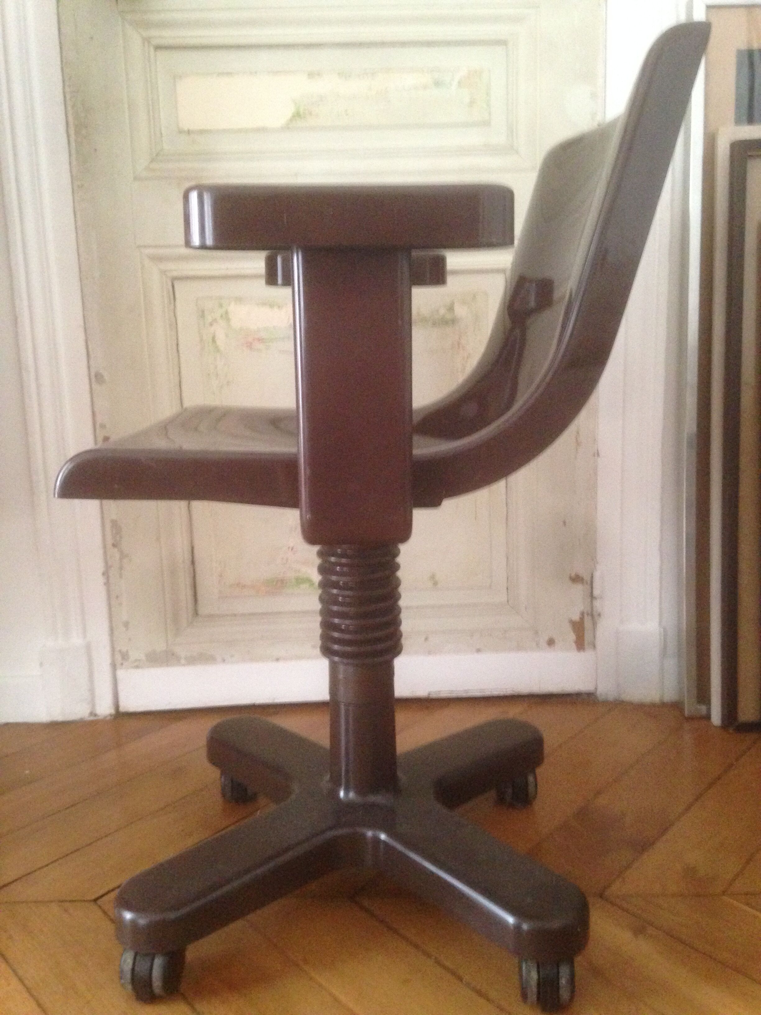 Brown Chair in metal and plastic by Ettore Sottsass for Olivetti Synthesis