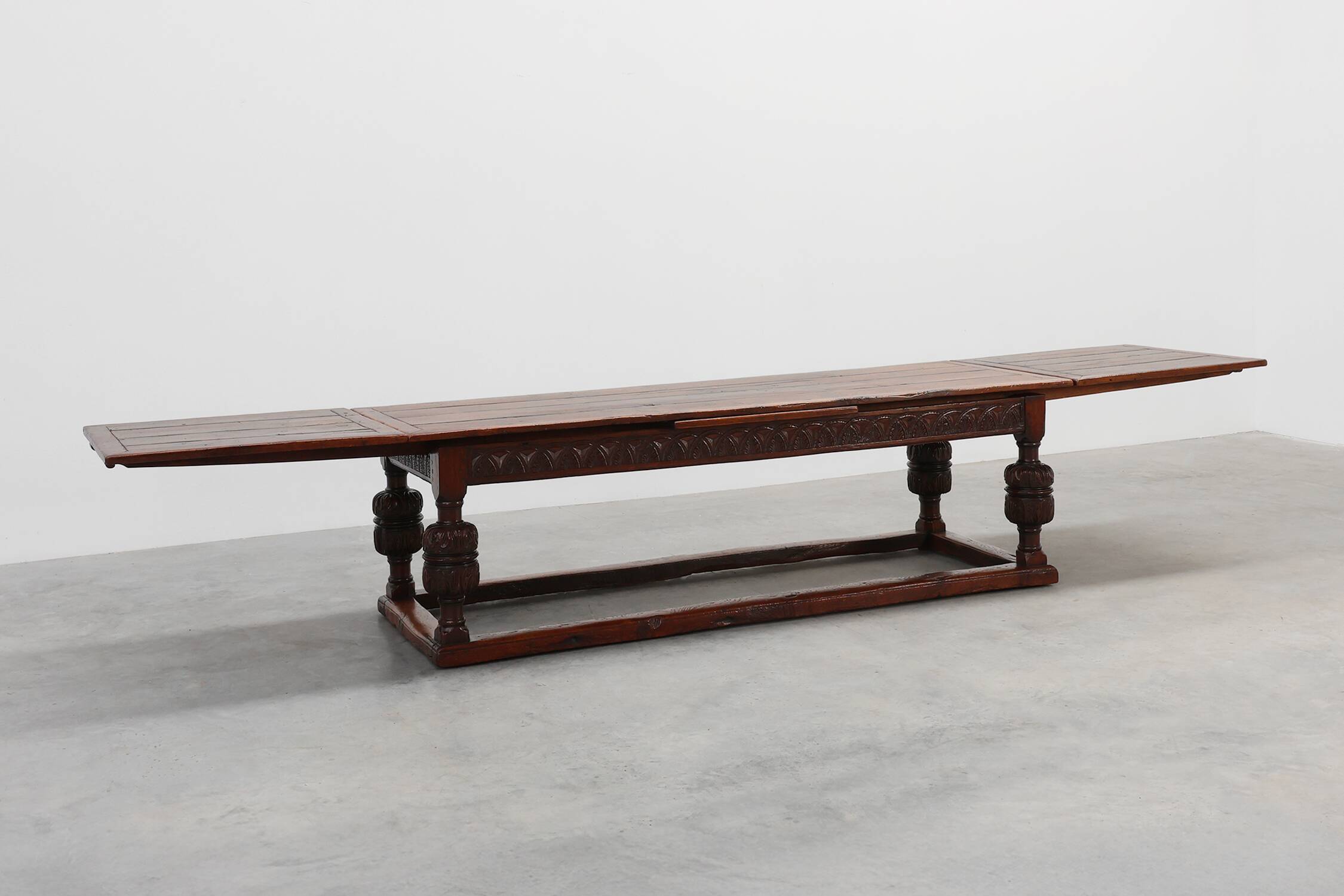 Large 17th‑Century Extendable Oak Dining Table, France