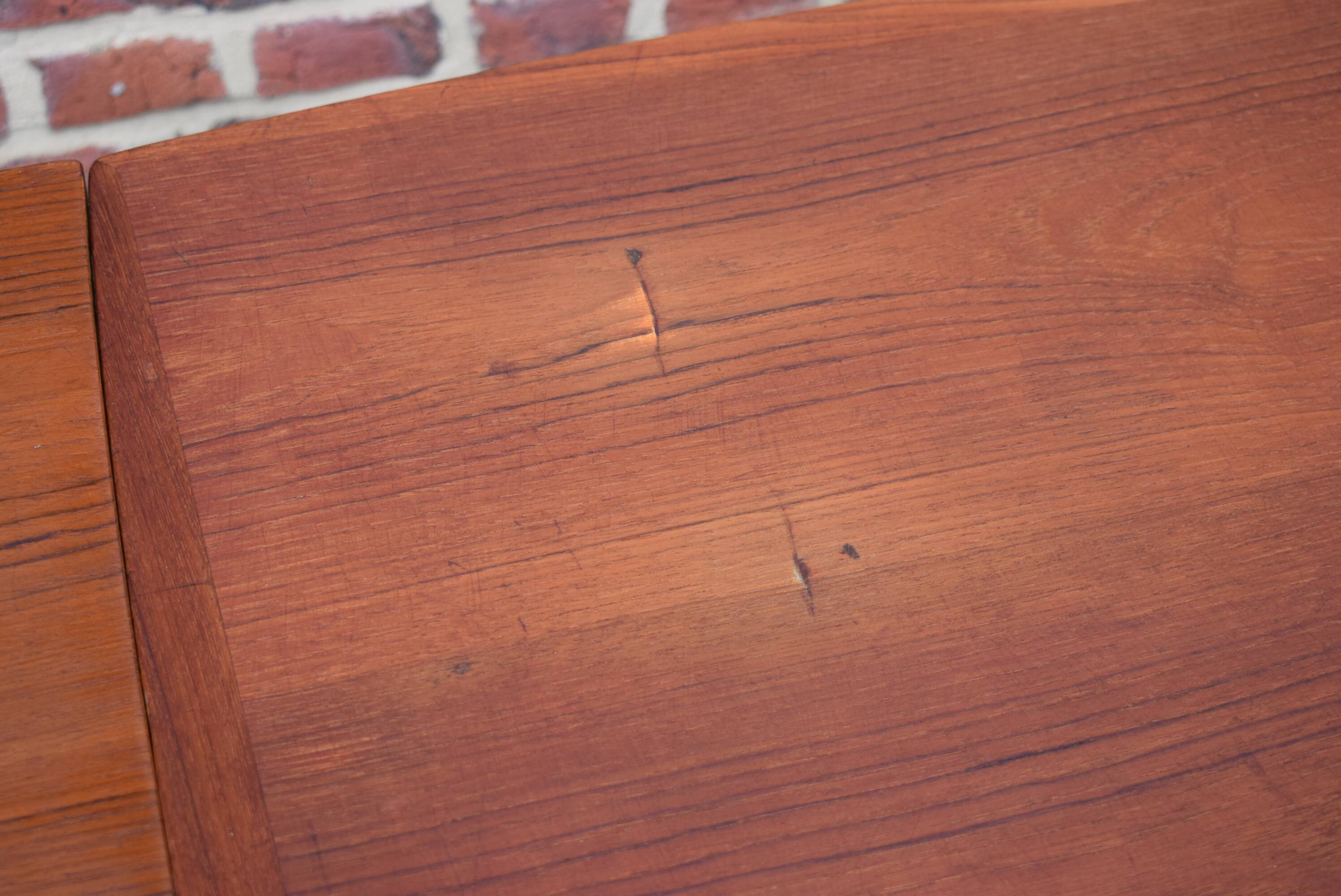 Hundevad chicken table