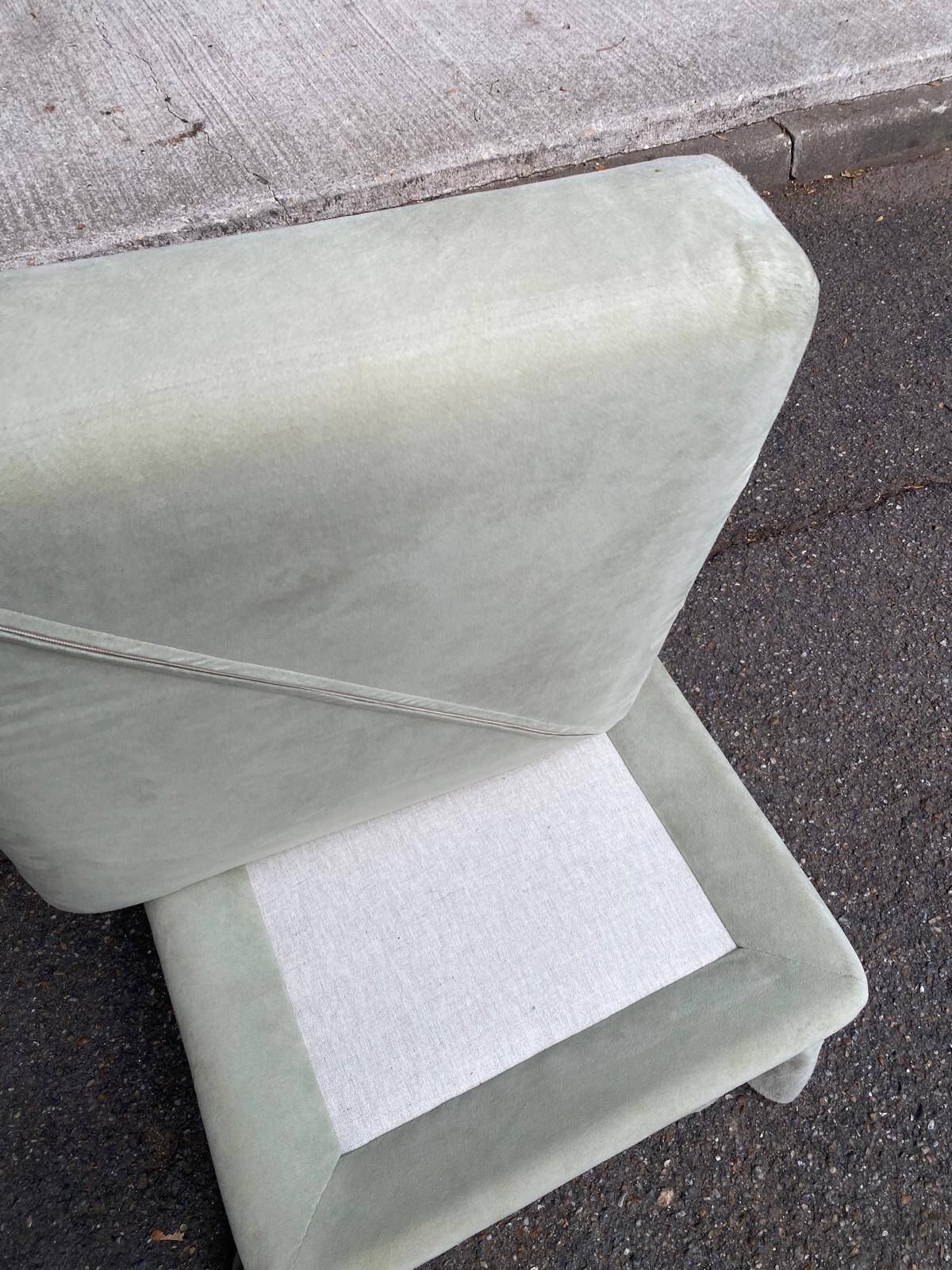 Pouf repose-pieds DUVIVIER vert d'eau grand modèle juponné 1990
