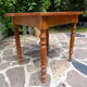 Table ovale bois fruitier