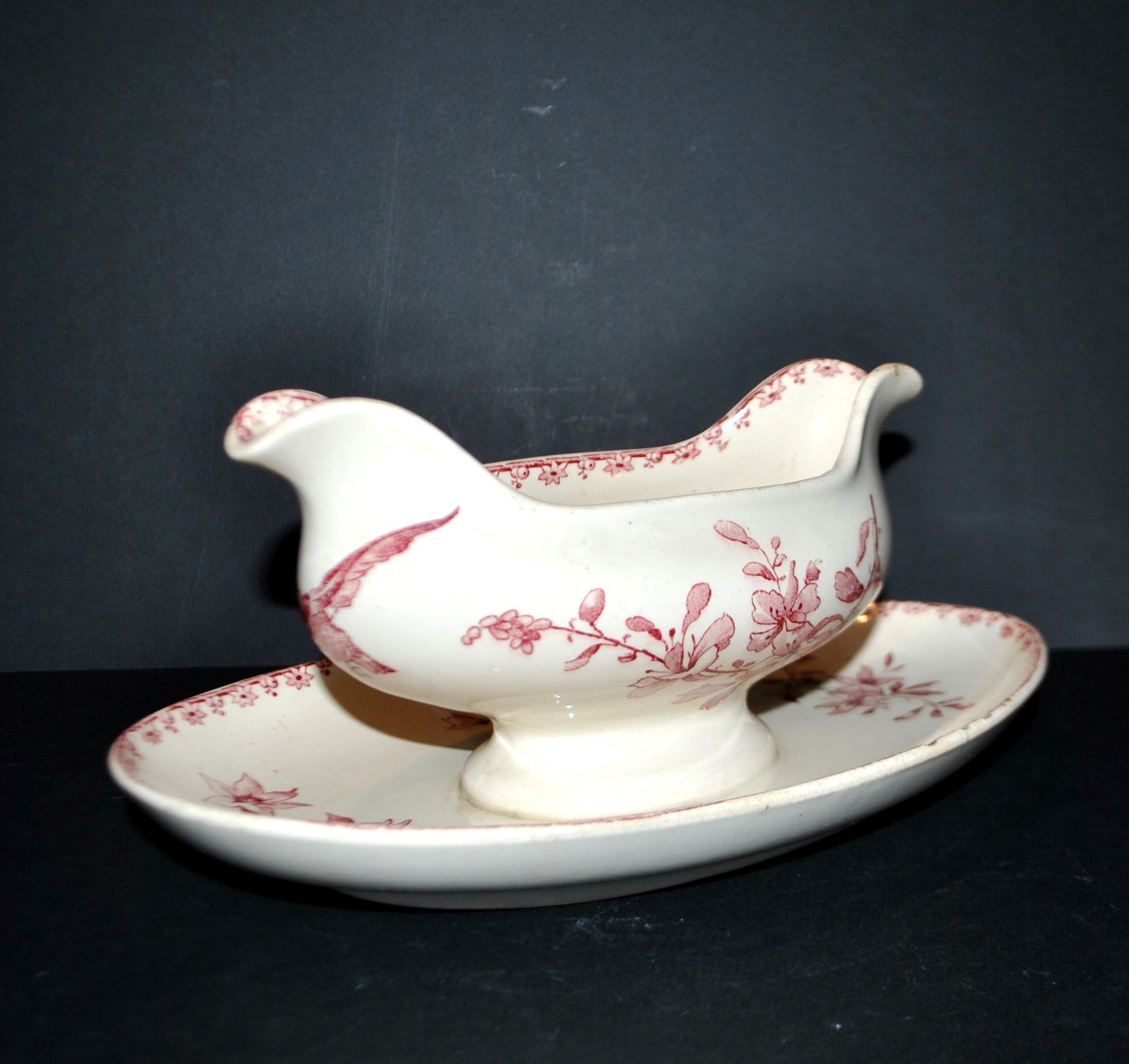 Sarreguemines earthenware gravy boat, Red Favorite with birds
