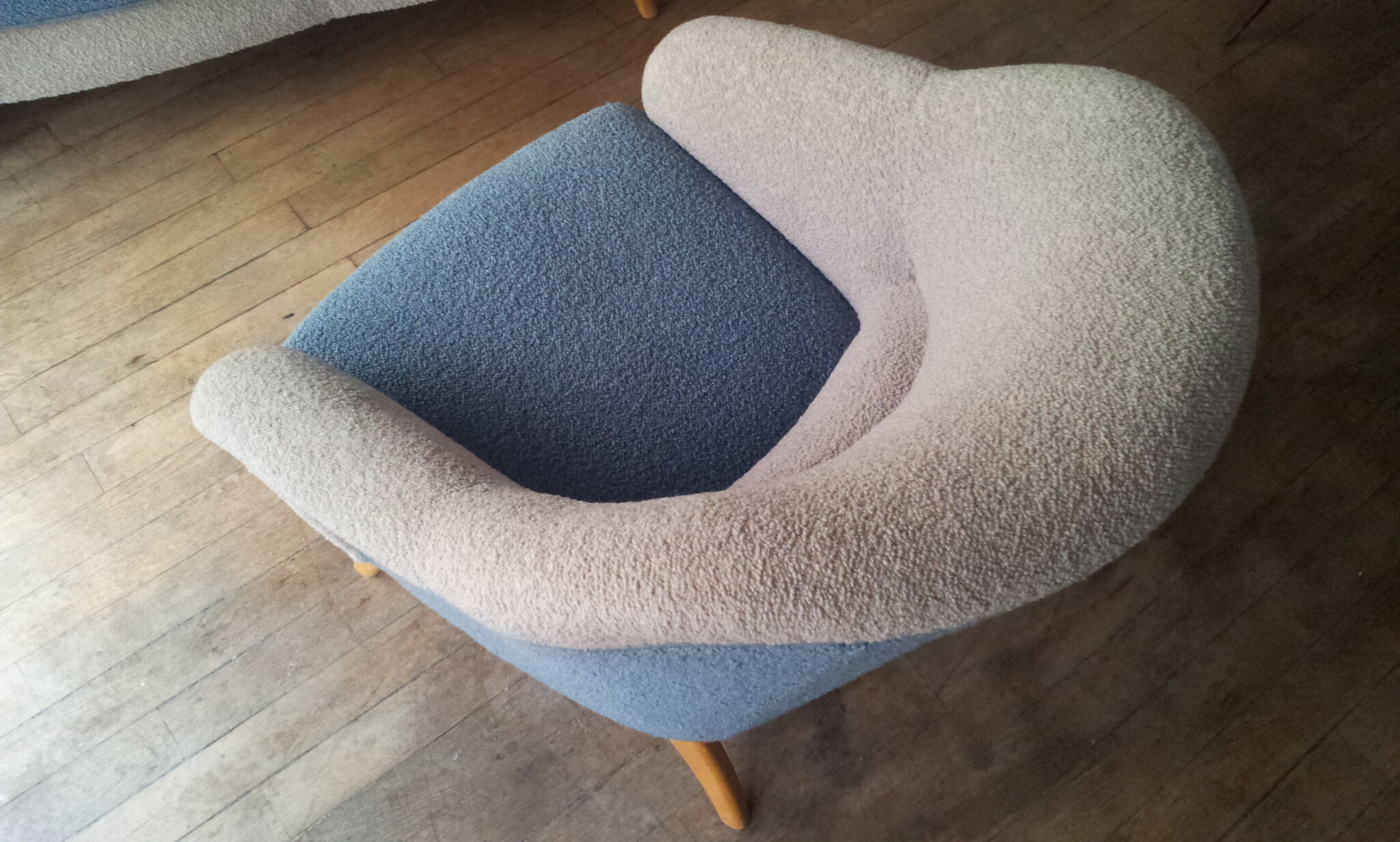 Sofa Danish 50s with his wheelchair