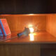 Lampe baladeuse ancienne manche en bois, industrielle, usine, atelier, garage