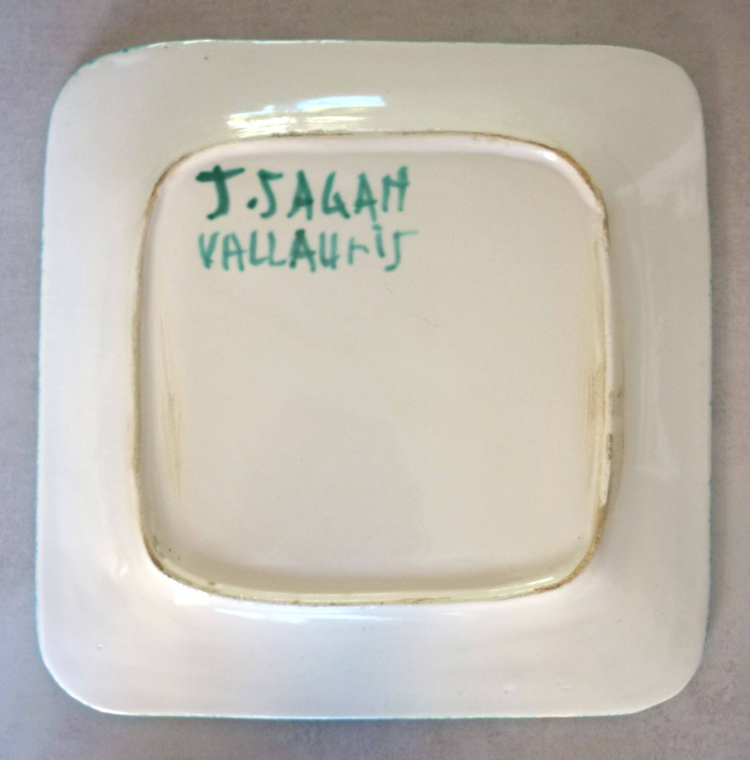 Square dish in glazed ceramic, scarified, signed Jacques Sagan Vallauris,