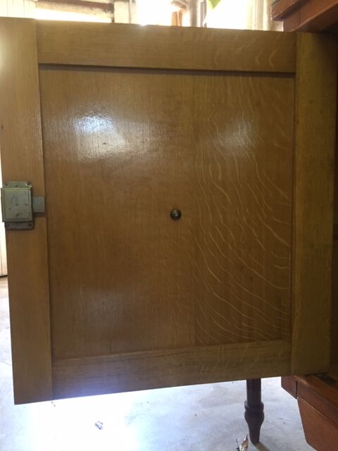 Buffet low foot compass