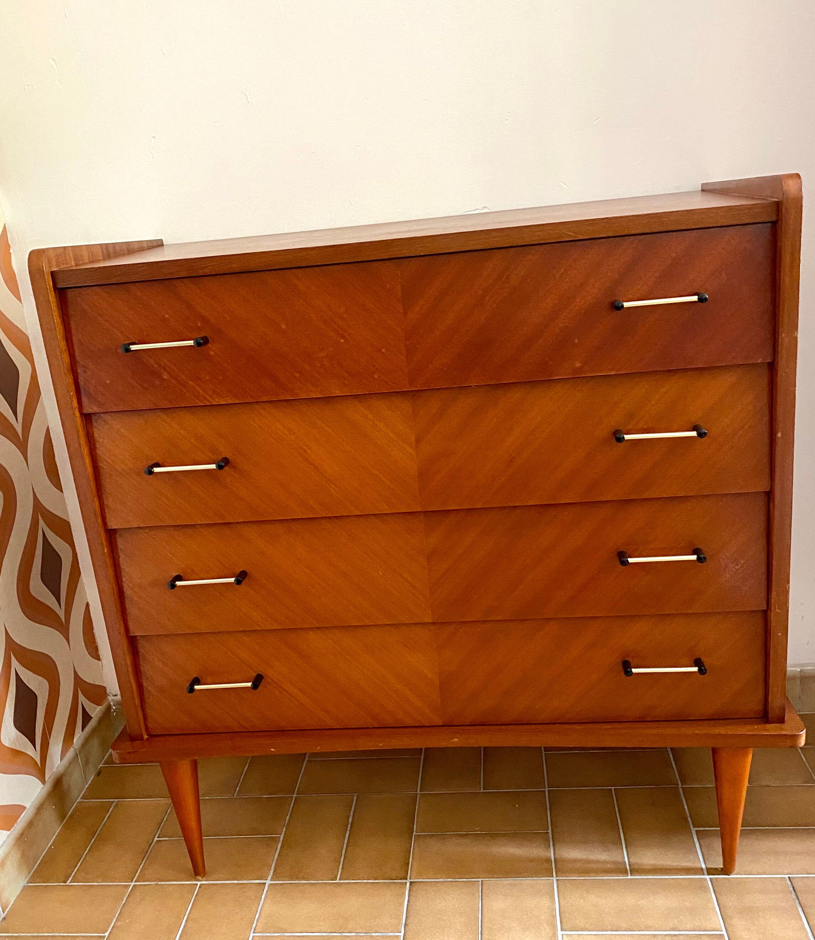 Vintage chest of drawers