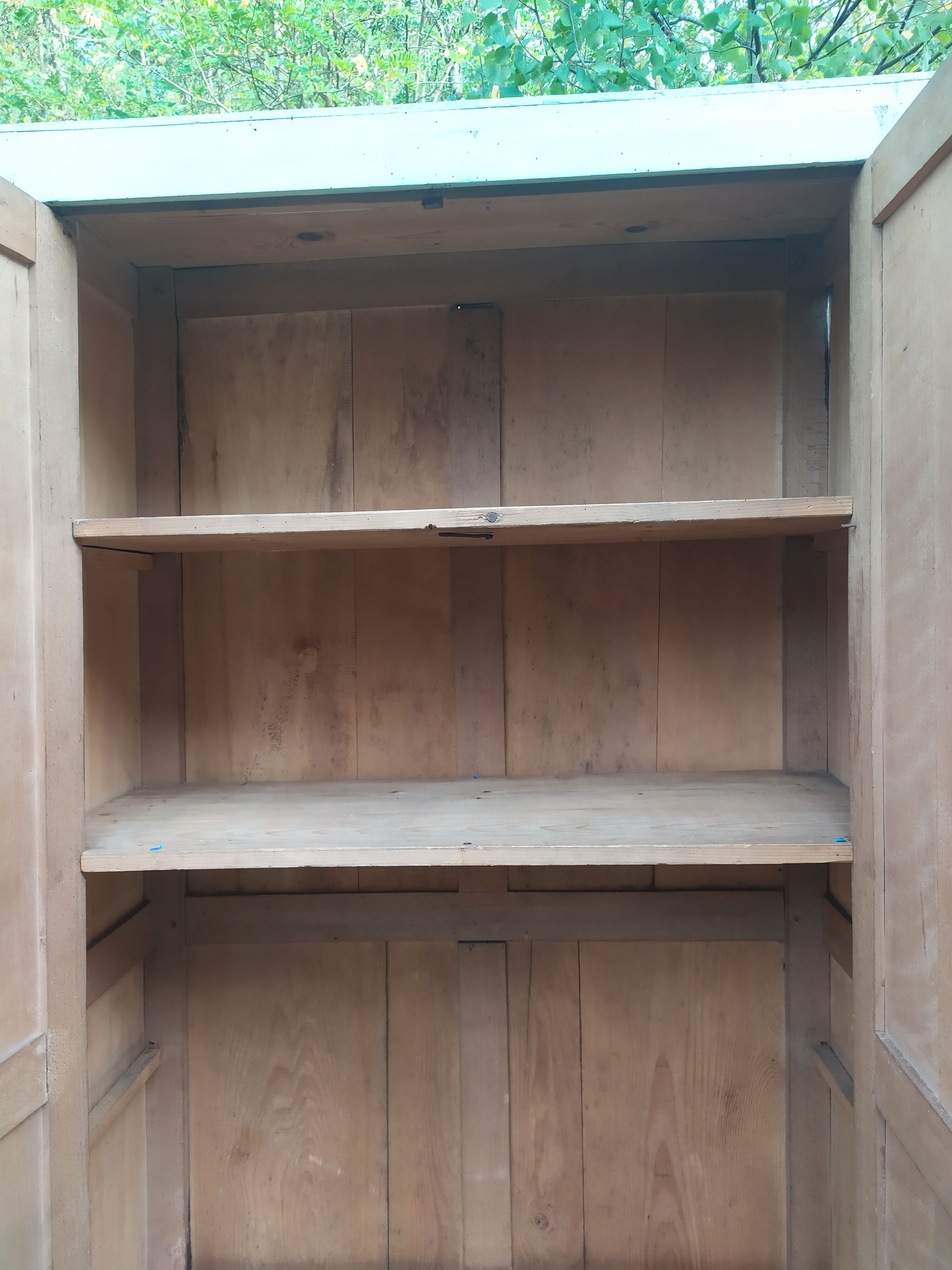 Armoire parisienne