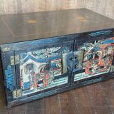Antique Chinese chest with 2 doors