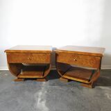 Paire de tables de chevet Art déco en ronce de noyer et laiton