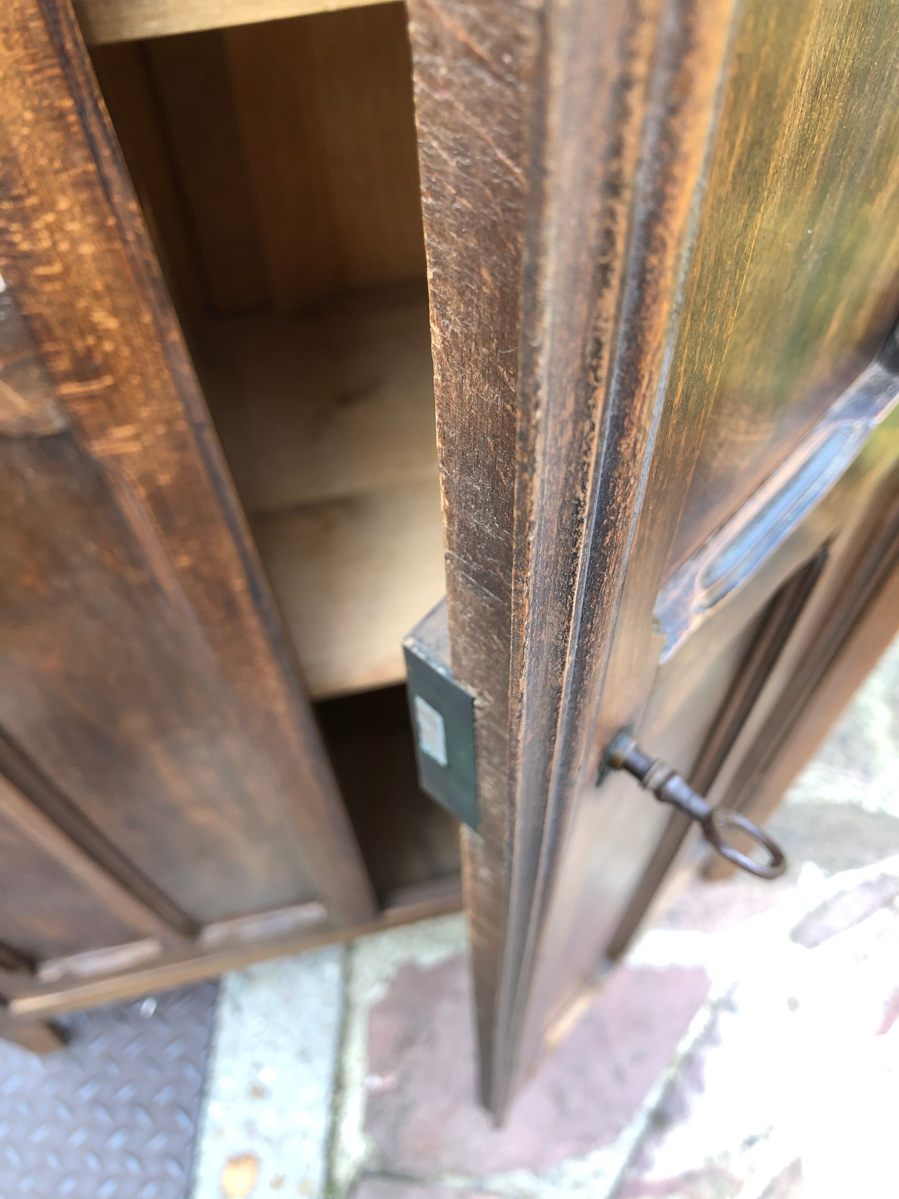 Armoire parisienne