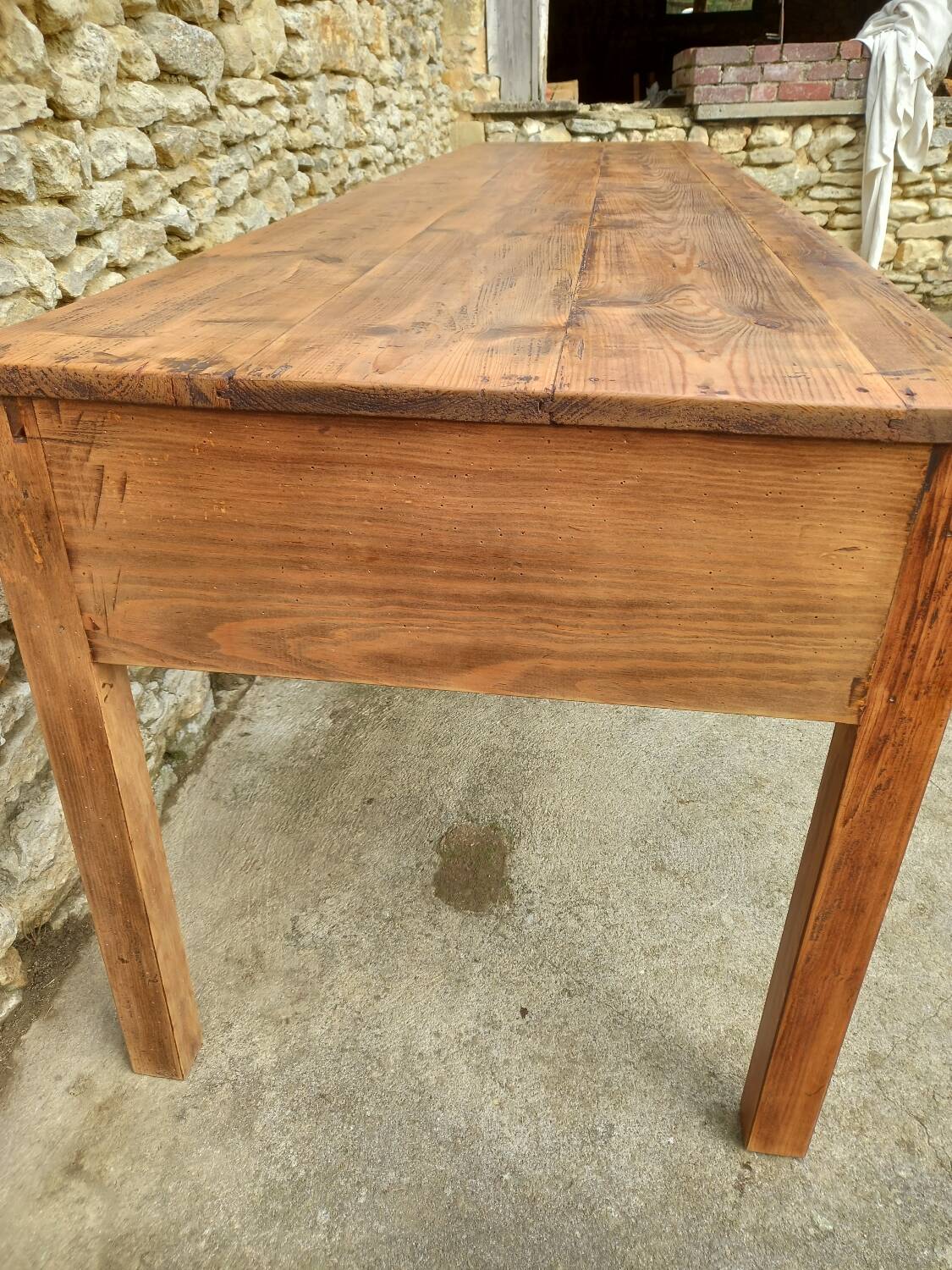 Draper's table, a piece of furniture for the trade