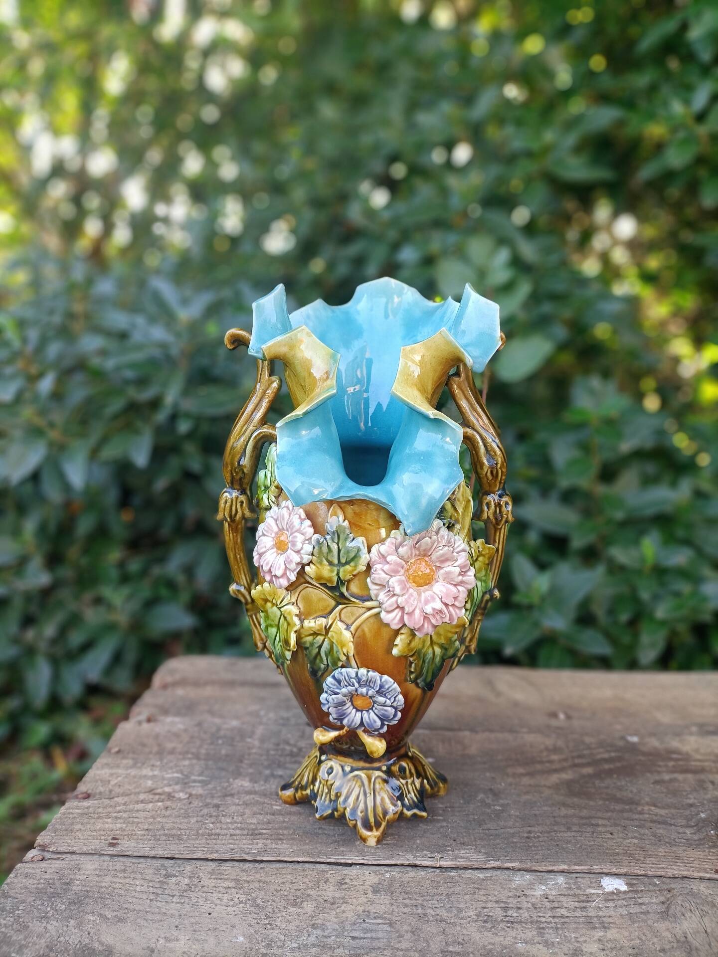 Barbotine vase late 19th century 💐
