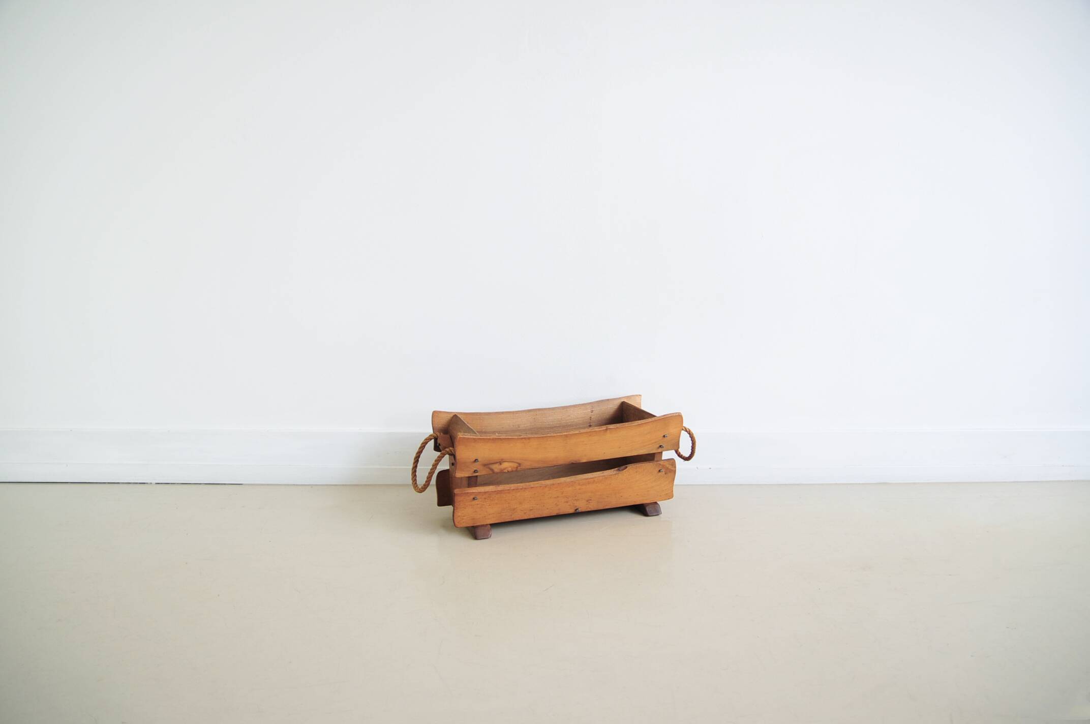 Wooden magazine rack