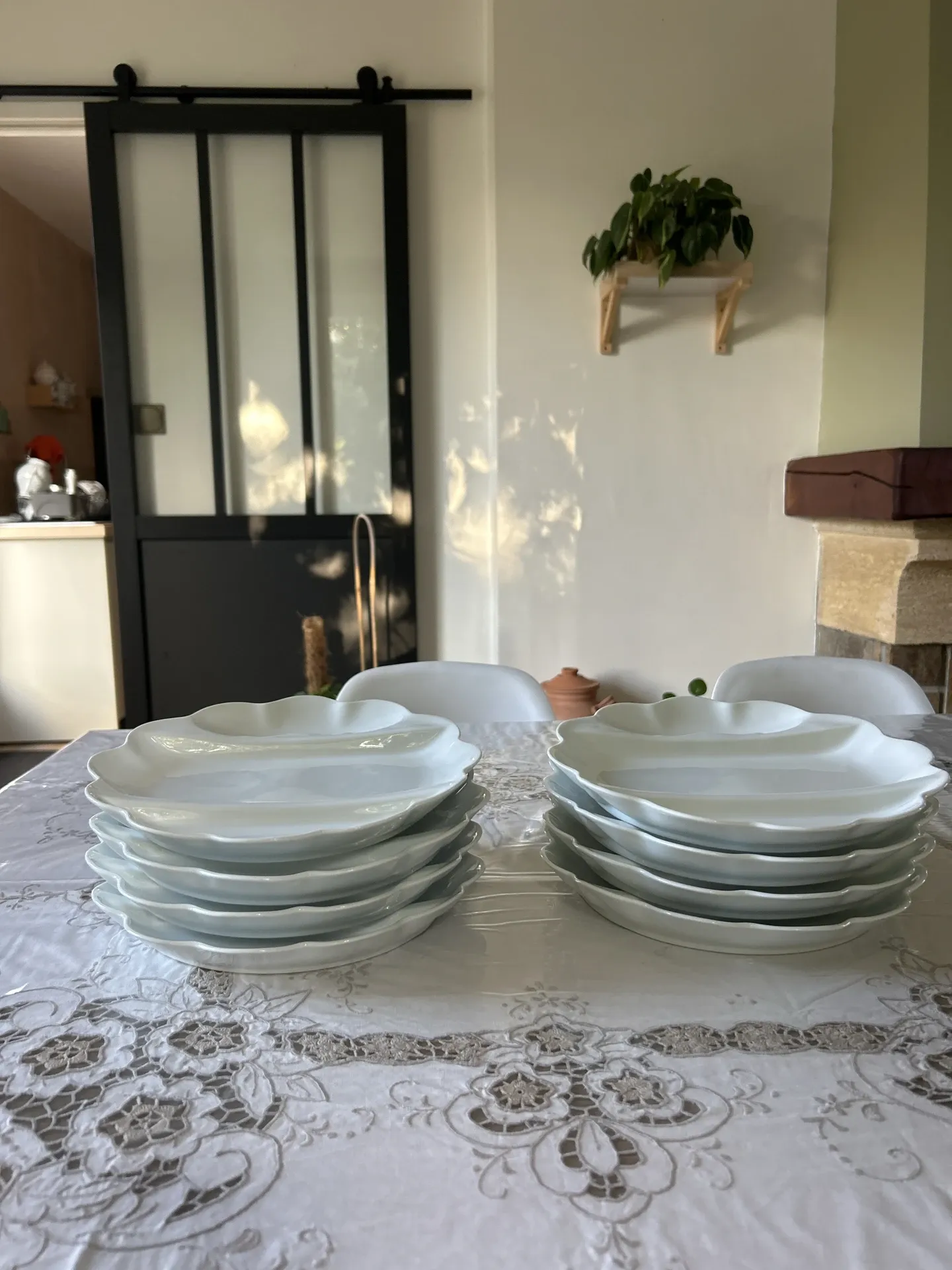 Asparagus plates in Lafarge porcelain