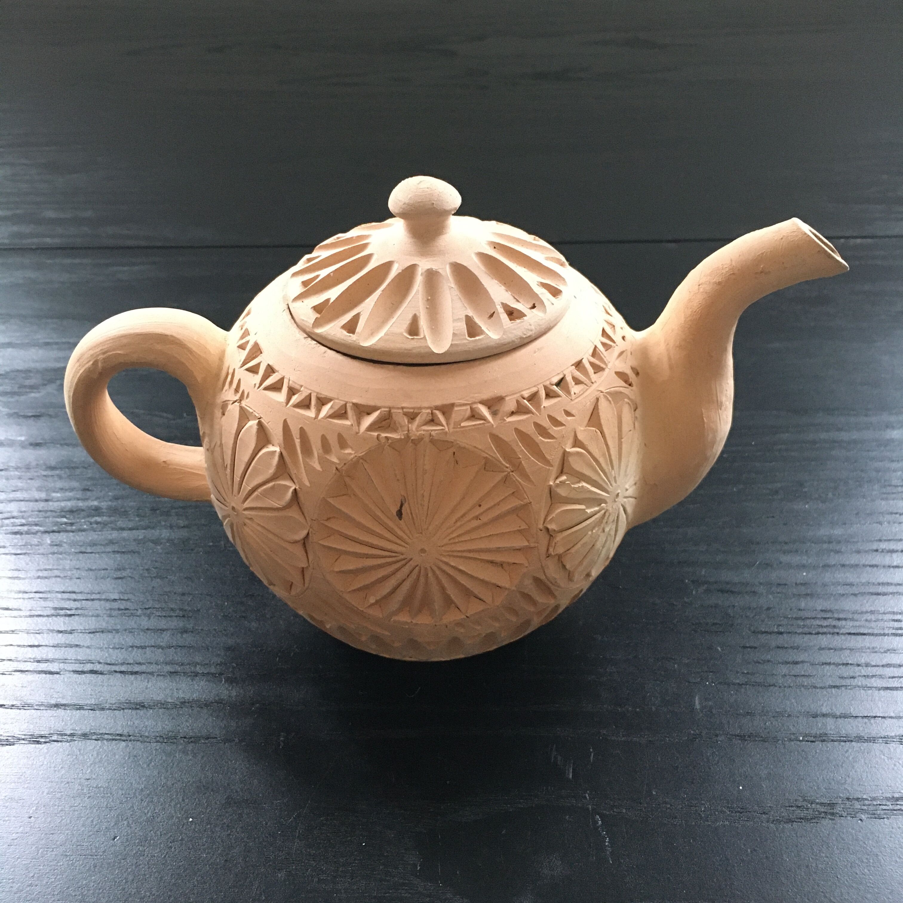 Ceramic teapot with glazed interior