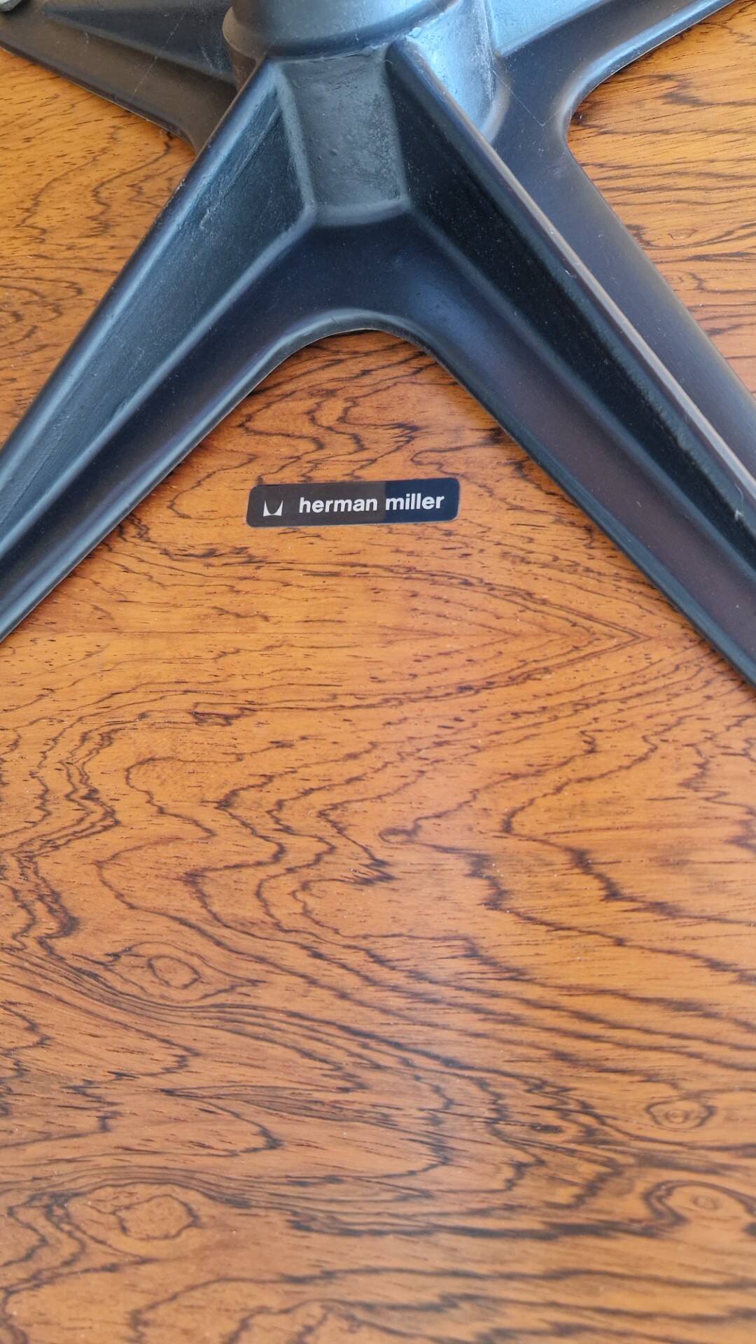 Herman Miller Lounge chair Charles Eames model 670