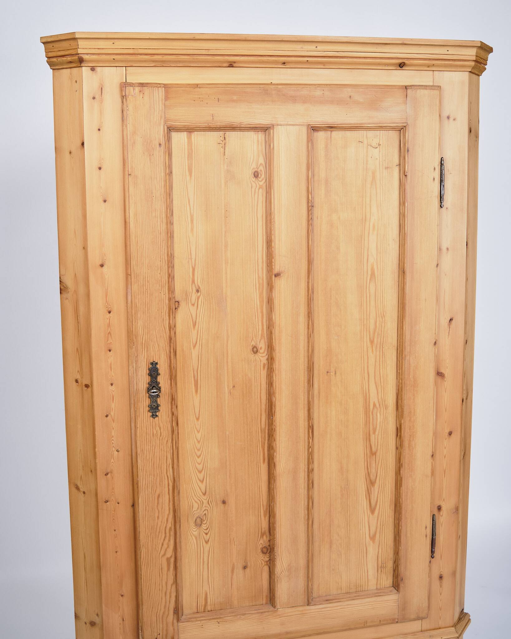 Antique corner cabinet - solid pine - brass fittings - 1920s