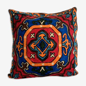 Hand-embroidered wool cushion cover 40x40 cm