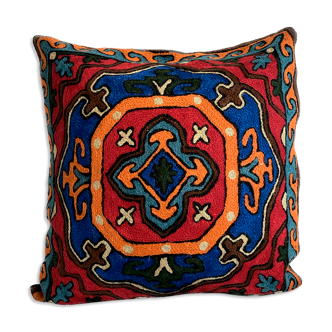 Hand-embroidered wool cushion cover 40x40 cm