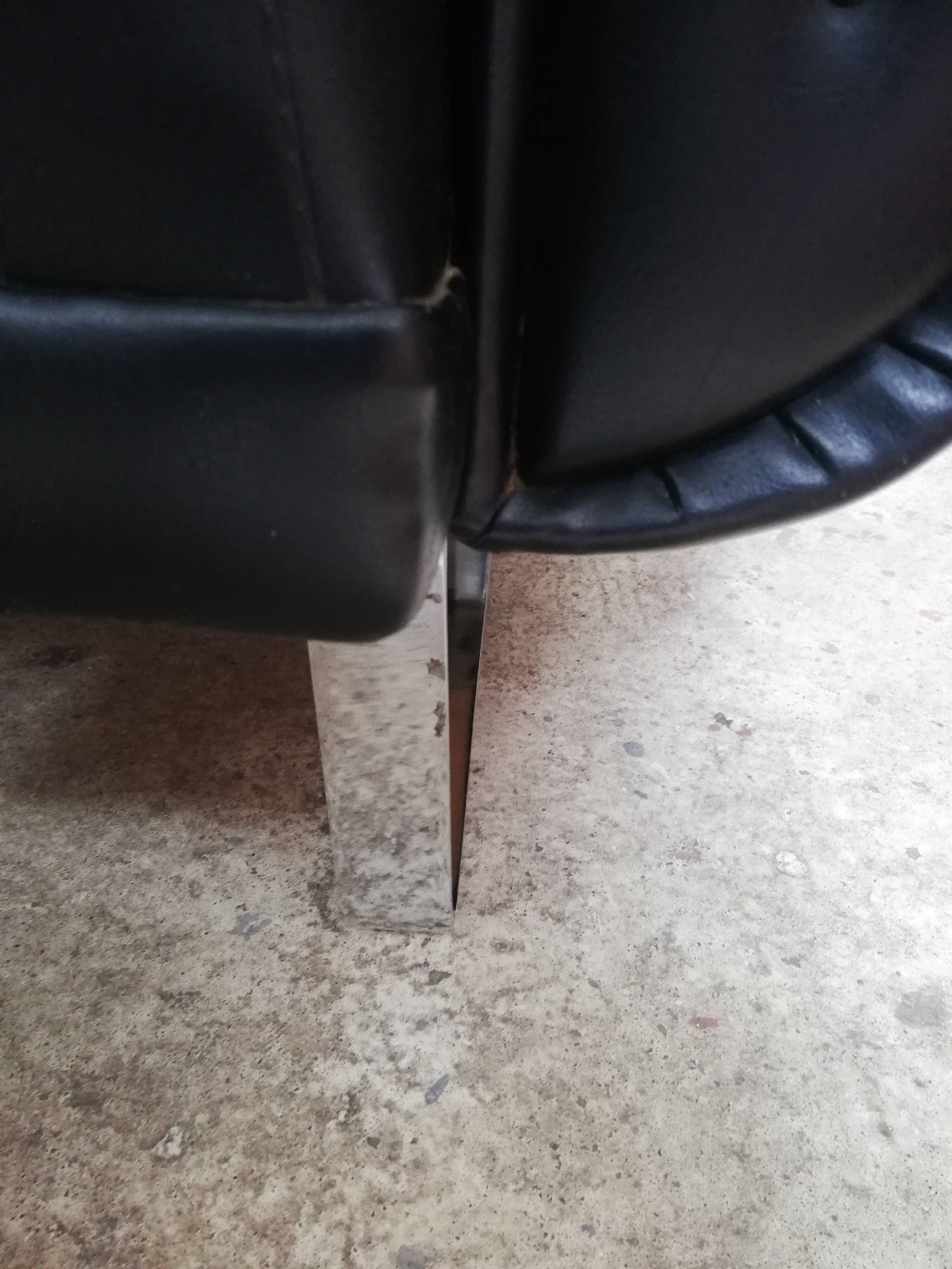 Luxury black Leather Armchair