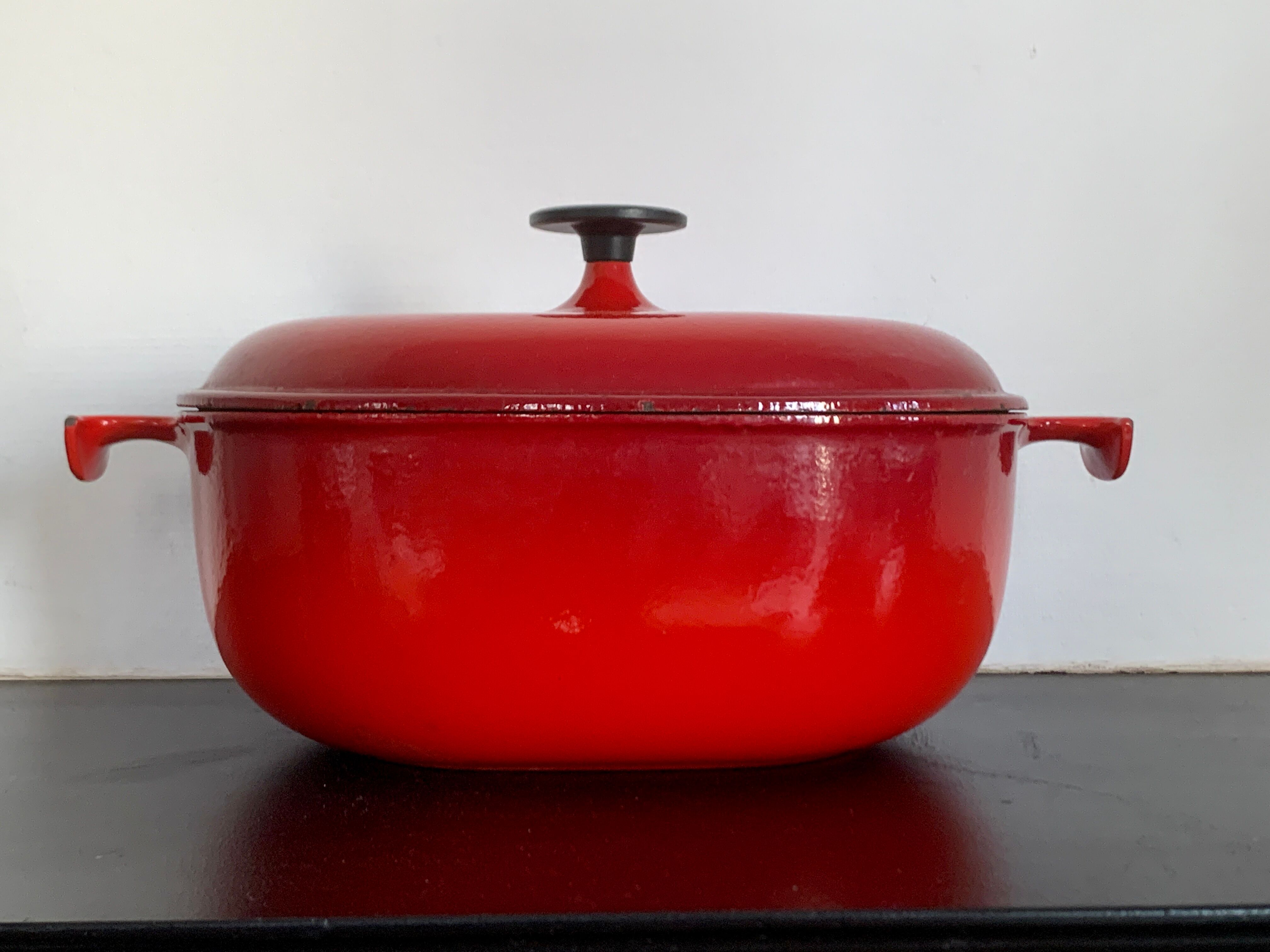 Cocotte en fonte Le Creuset Mama de Enzo Mari