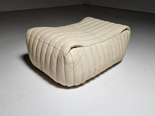 Sandra ottoman/pouf en cuir crème par Annie Hieronimus pour Cinna, 1970