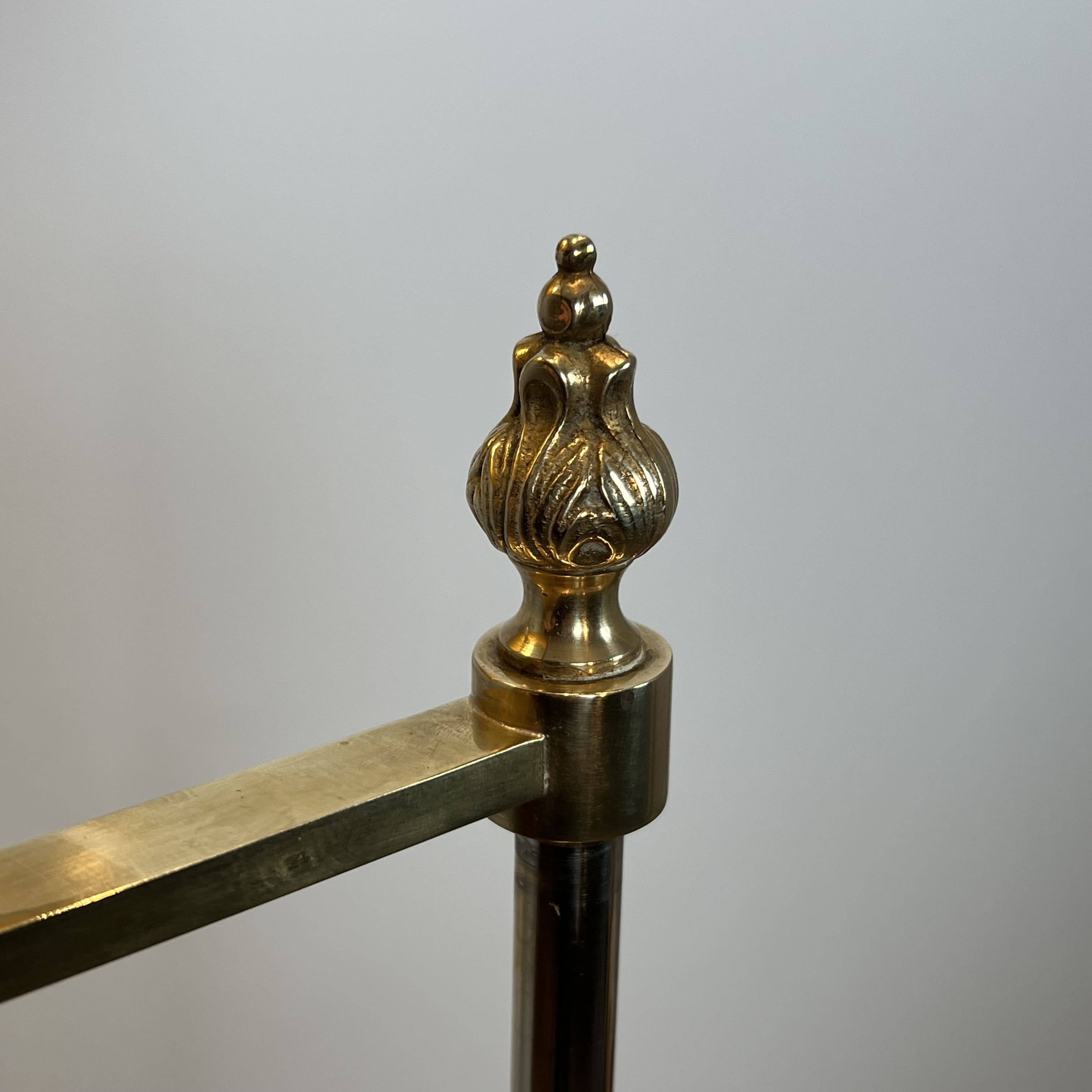 Brass Articulated Arm Reading Lamps in Gold. Neoclassical Style. Work.