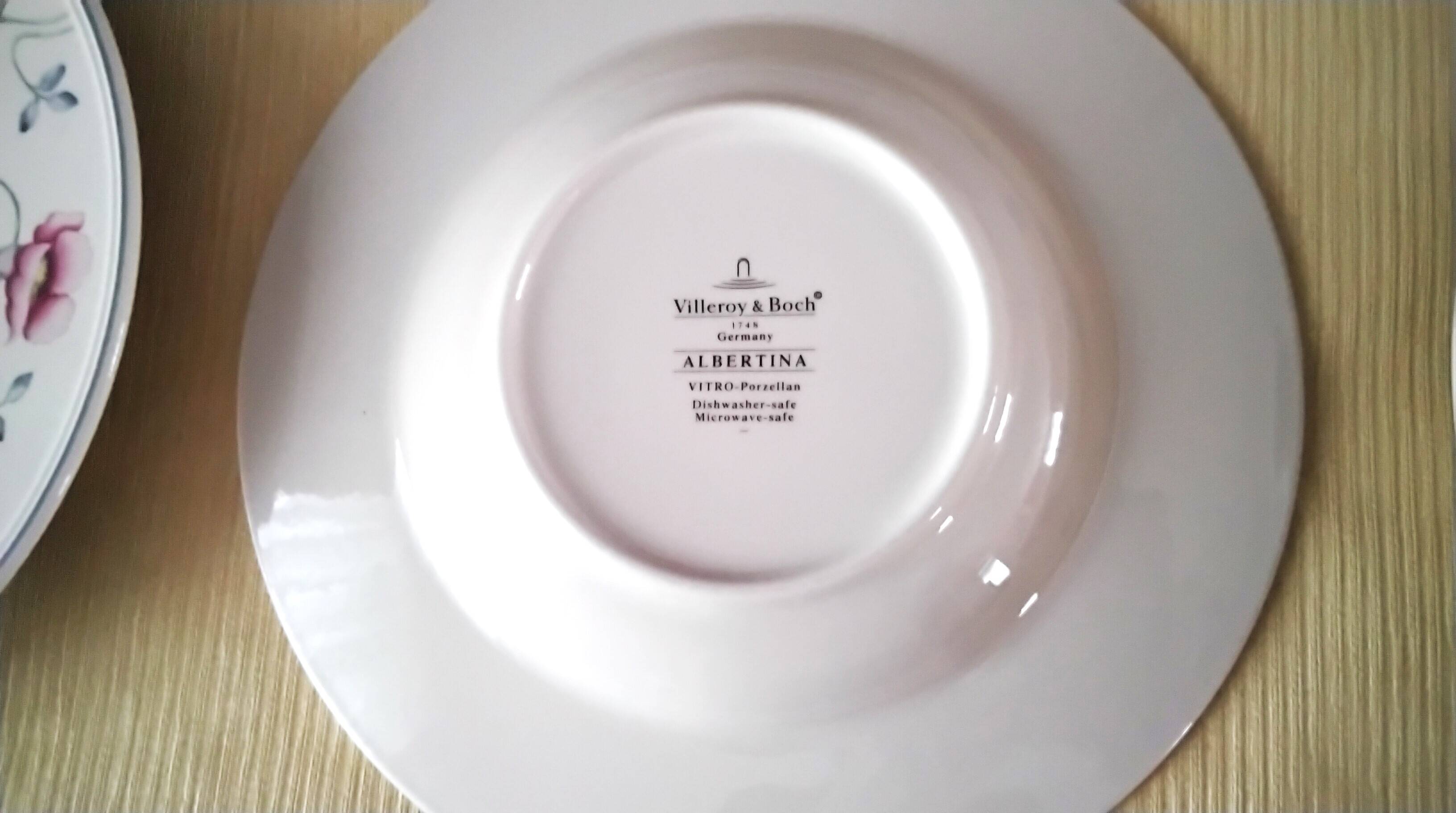 6 Villeroy & Boch Albertina Soup Plates