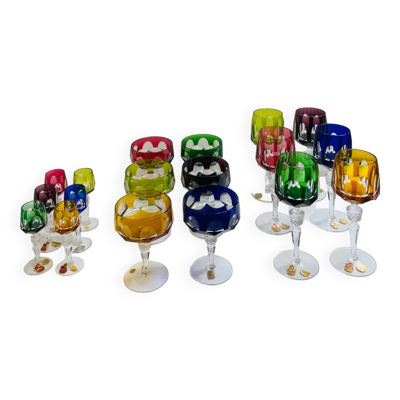 Ensemble de 16 verres en cristal au plomb de la maison Nachtmann des années 60, série Antika