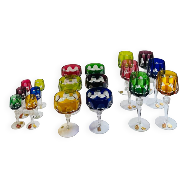 Ensemble de 16 verres en cristal au plomb de la maison Nachtmann des années 60, série Antika