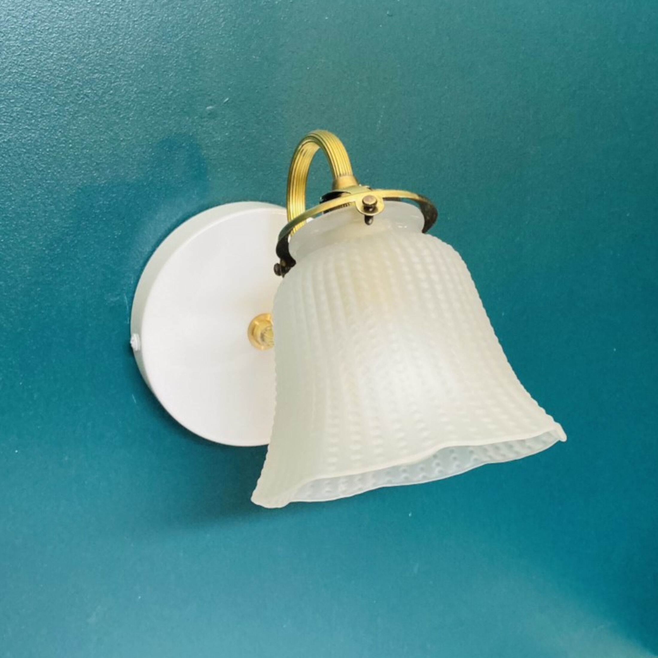 Pair of brass wall sconces and glass tulips vintage decoration lighting fixture