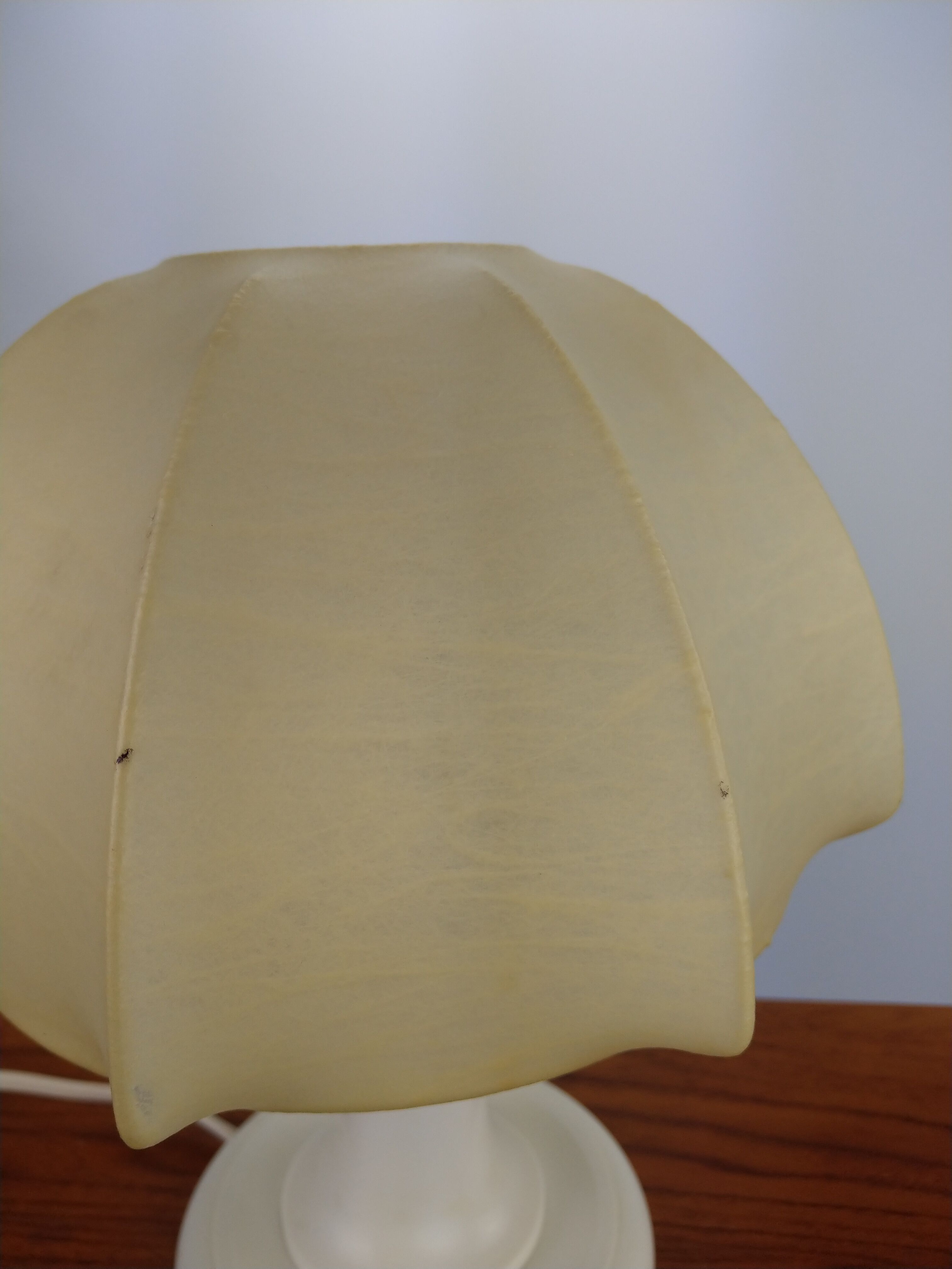 Cocoon table lamp