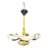 Chandelier en verre opalin en laiton Art Déco tchèque des années 1940