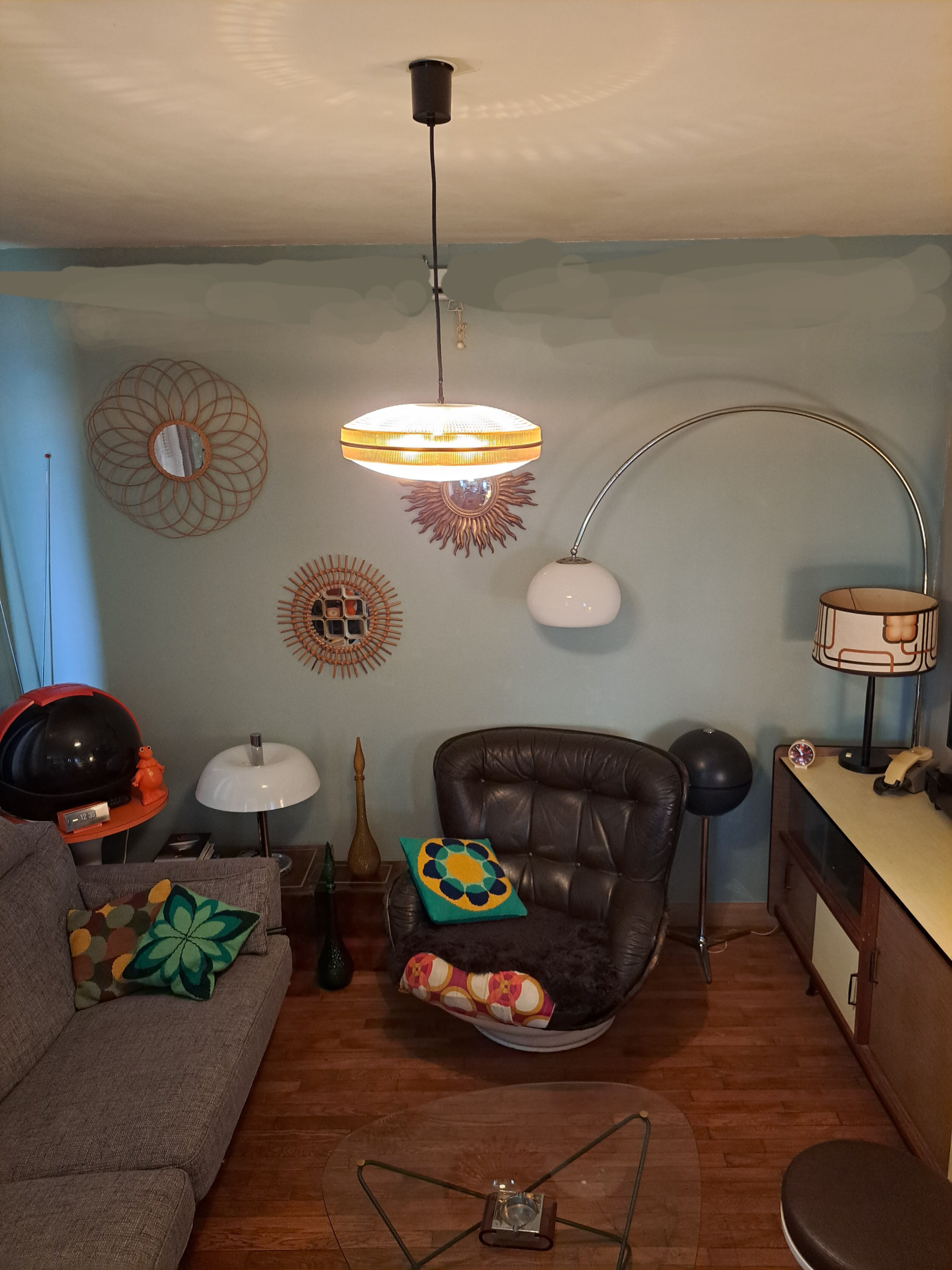 Suspension ufo space-age 1960-1970