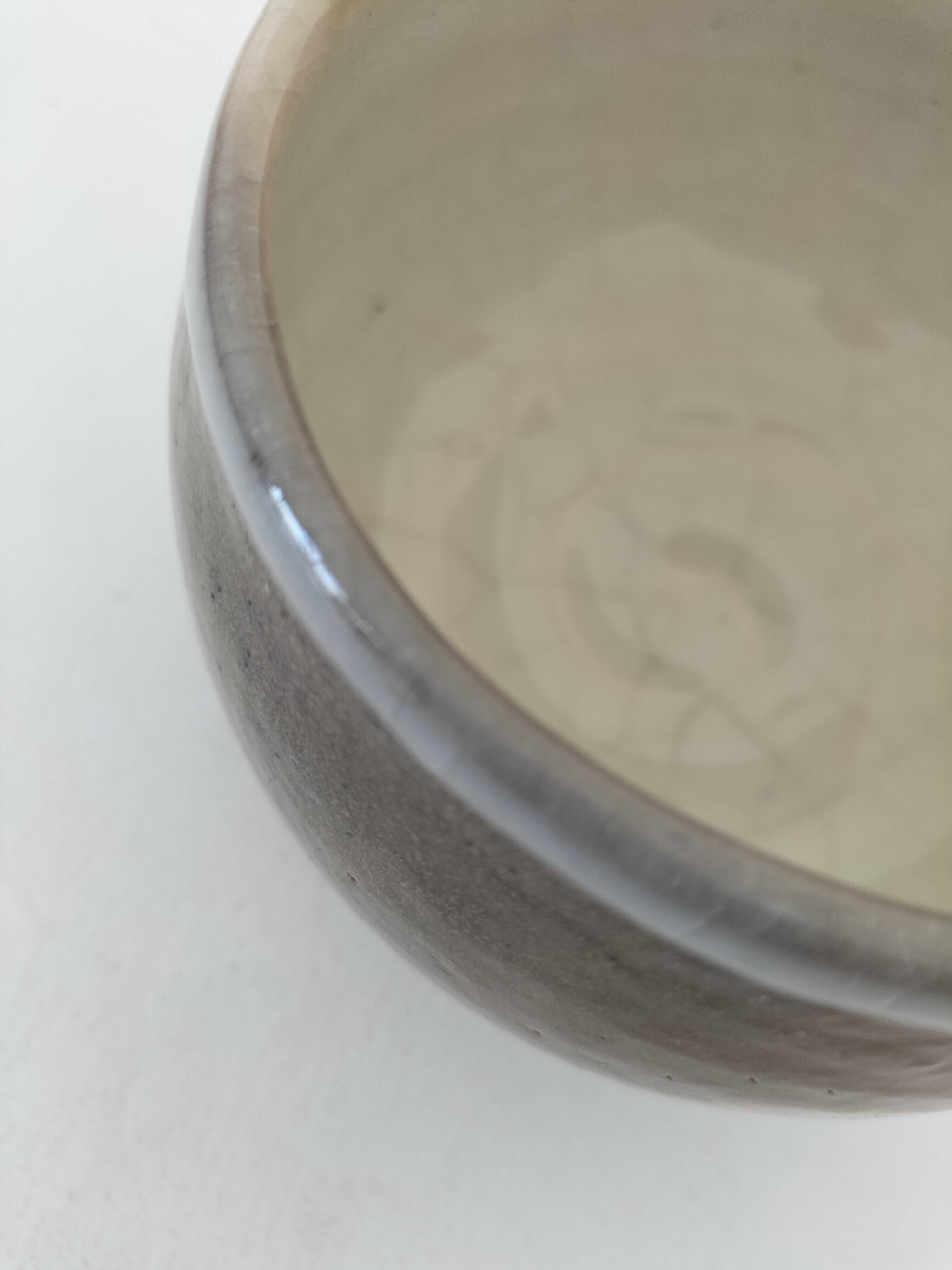 Signed handcrafted stoneware bowl – 70s wasi-sabi style