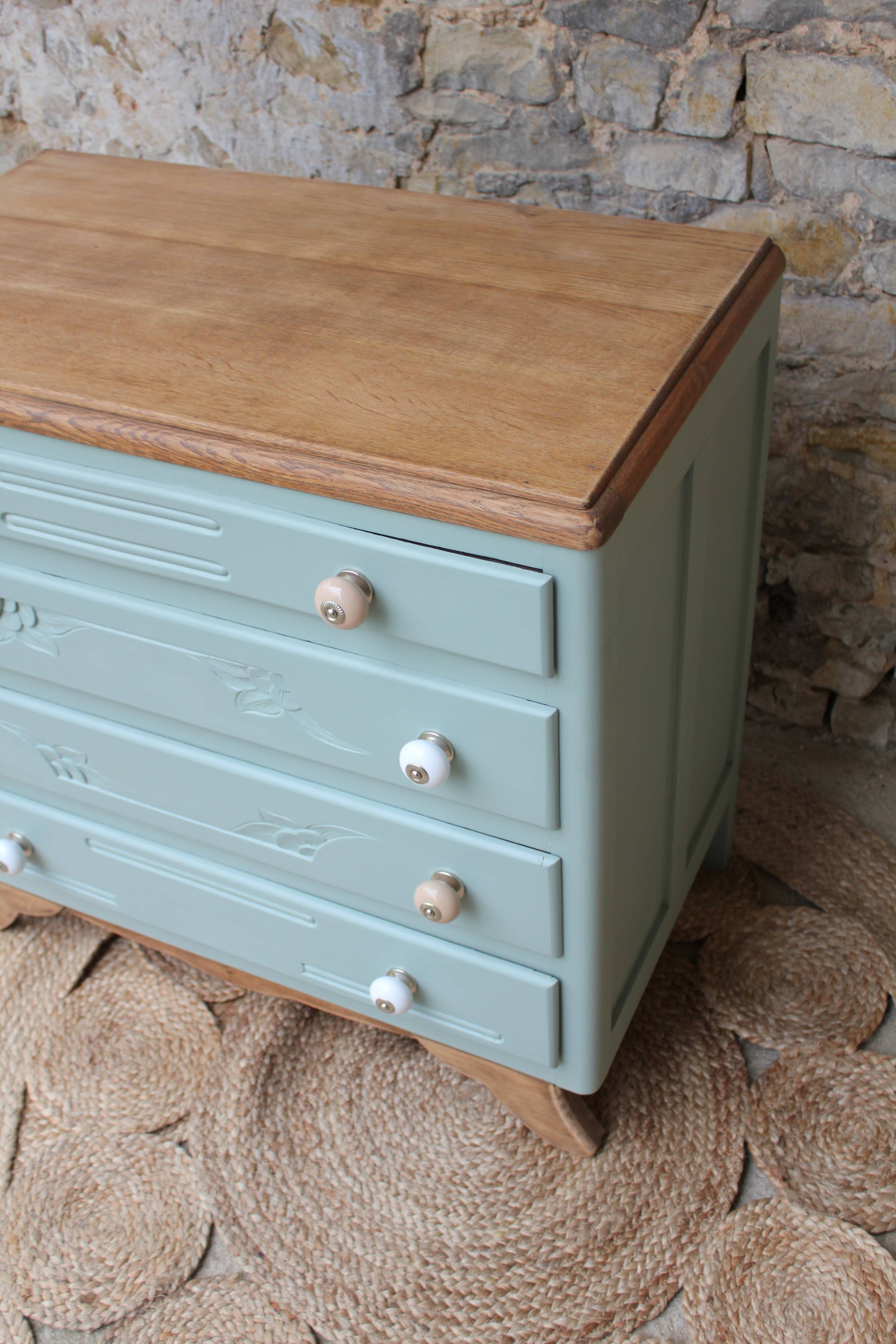 Chest of drawers