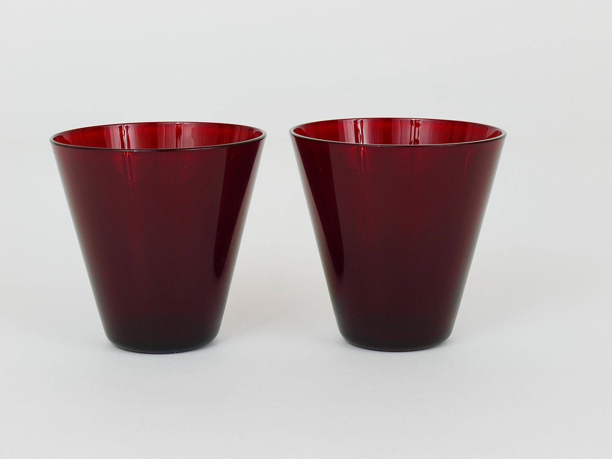 Four Kartio drinking glasses by Kaj Franck, mid-century style, from Nuutajärvi Nottsjö, Finland.
