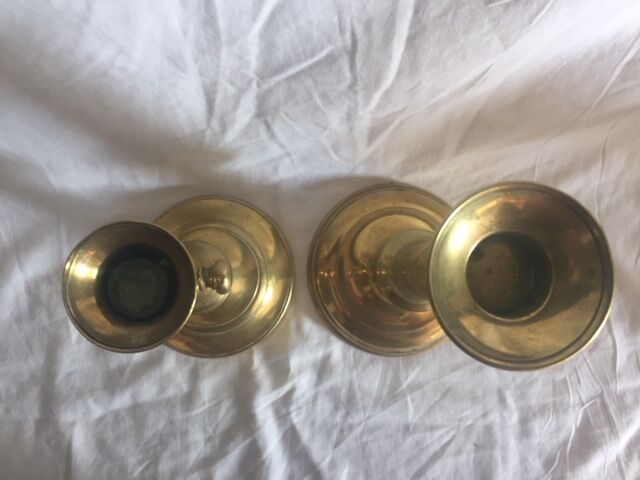 Set of 2 brass adjustable candleholders