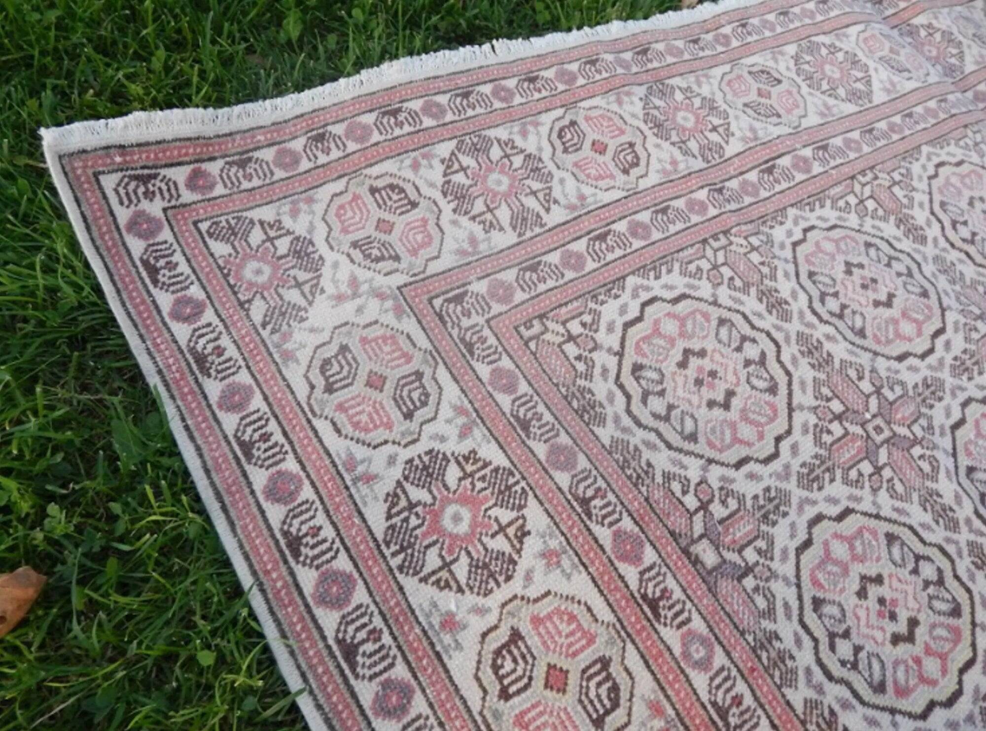 Vintage Turkish rug handmade 195x303 cm
