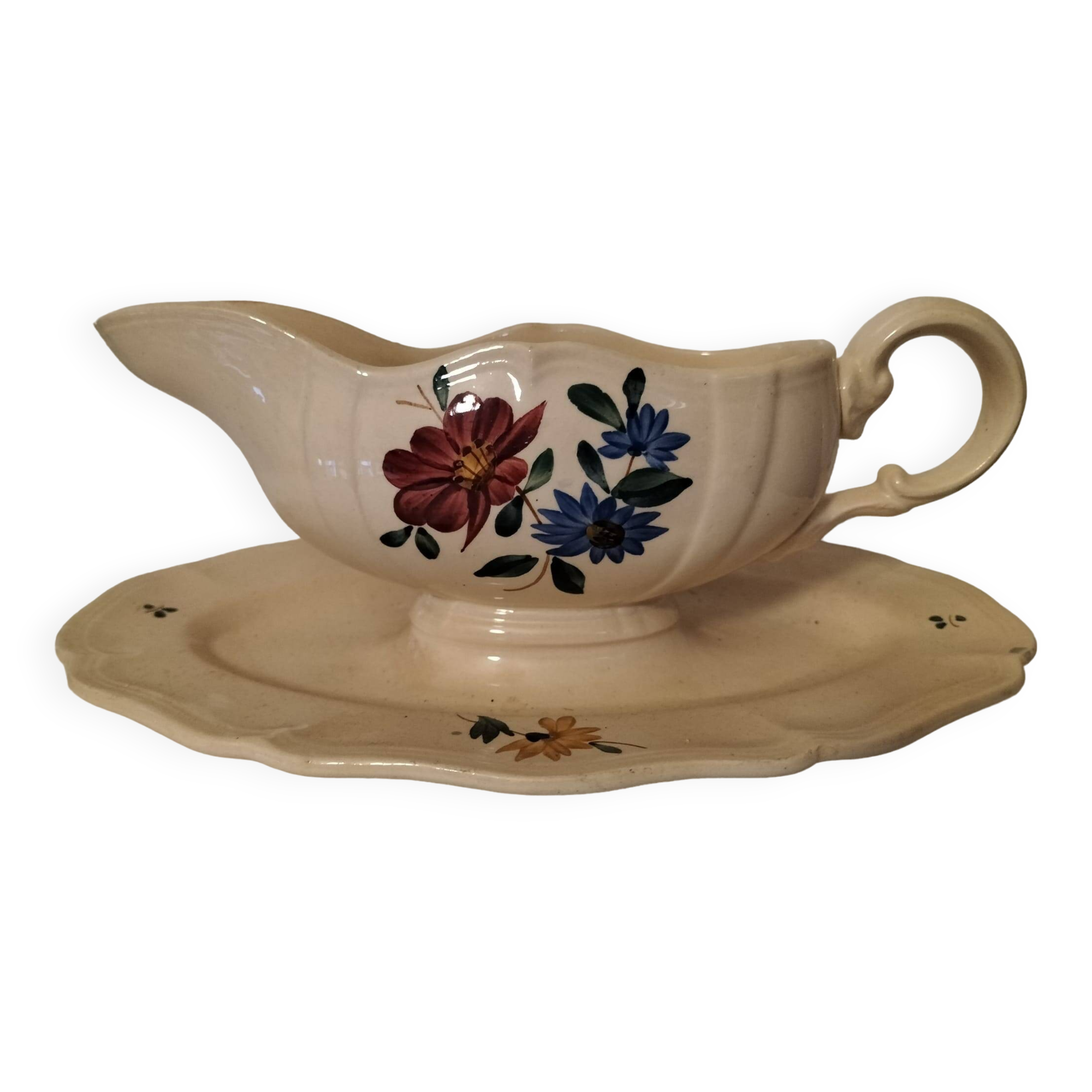 Old gravy boat Sarreguemines Digoin collection.