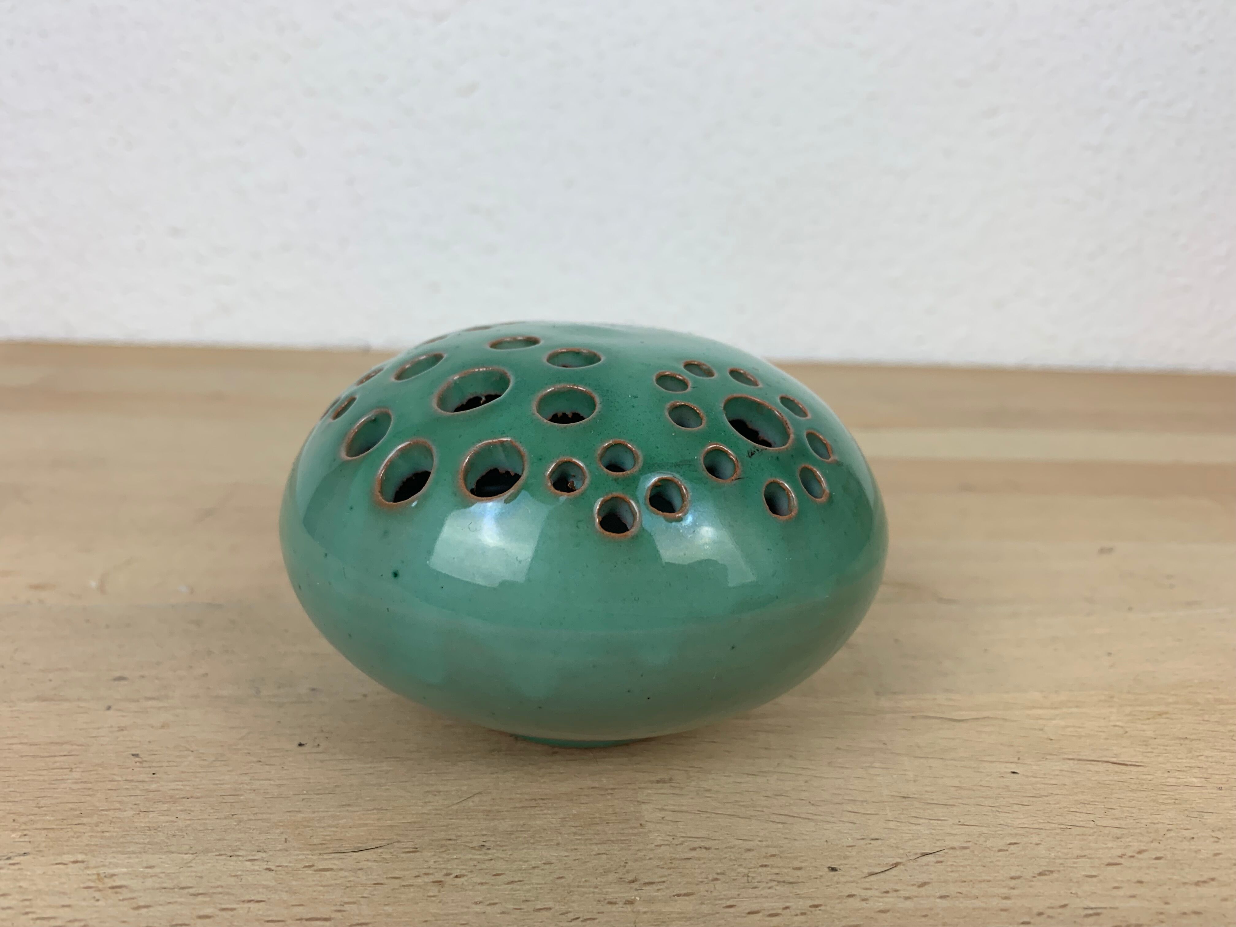 Vase ball pique flower ceramic 60s