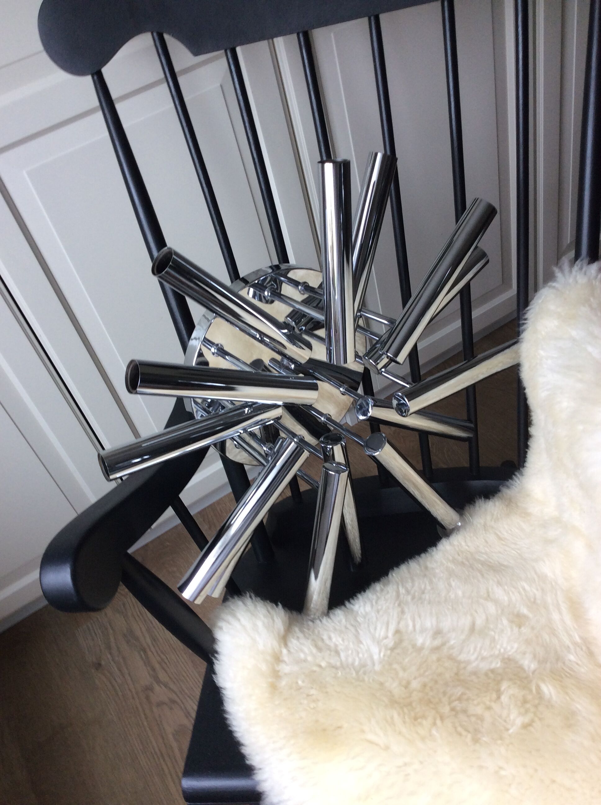 Suspension in chromed metal