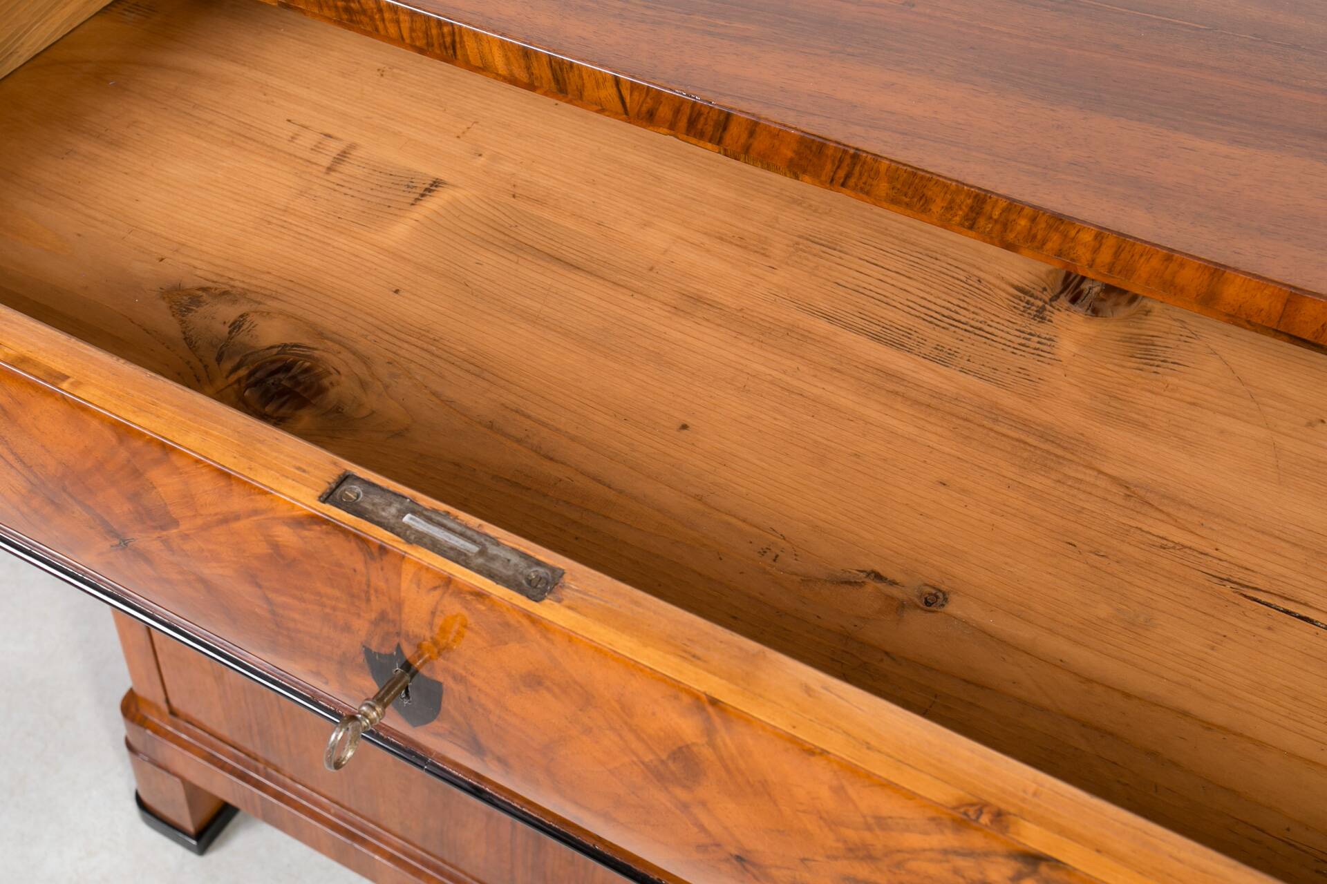 Biedermeier Walnut Chest of Drawers, Germany, 19th Century