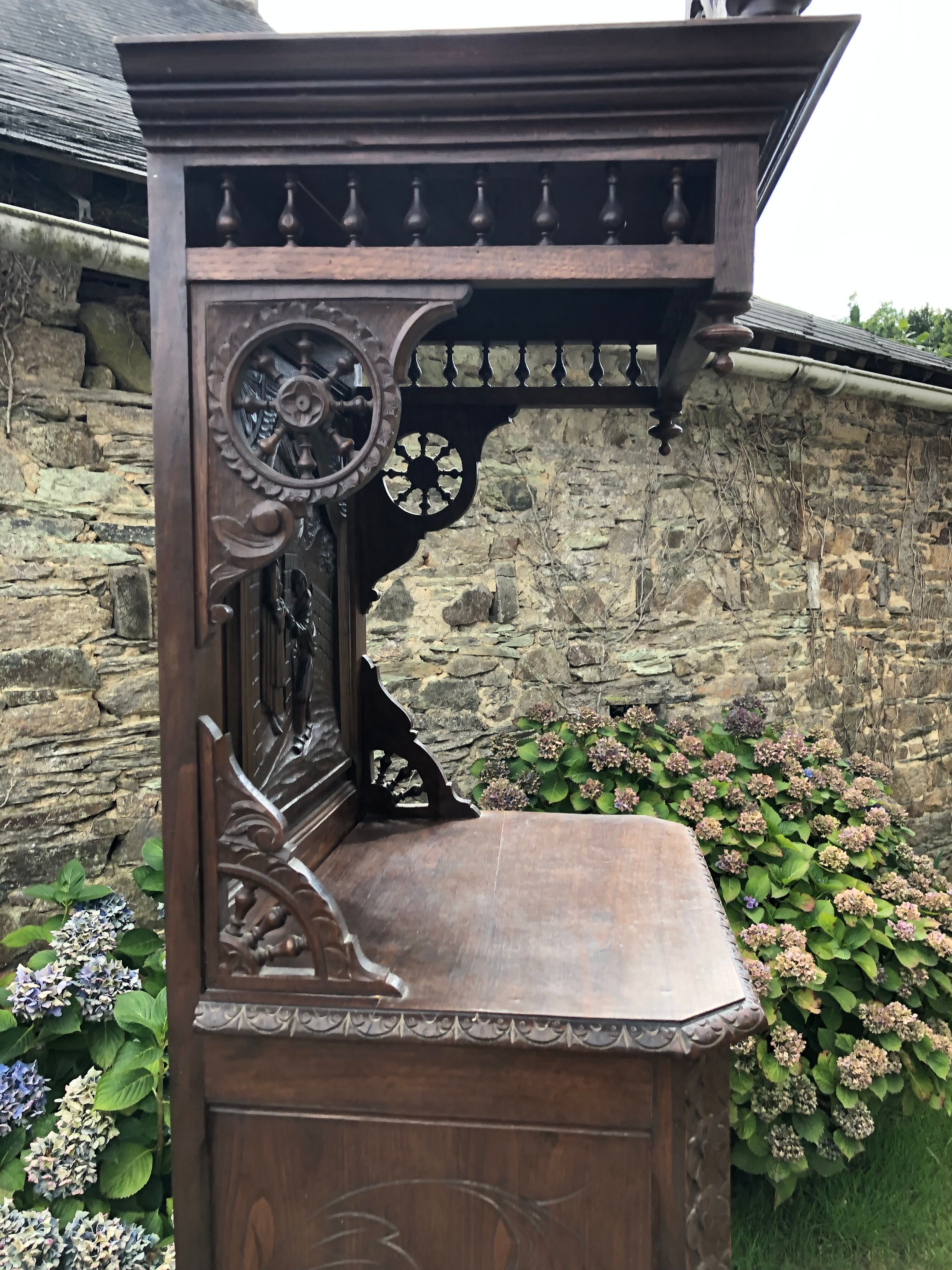 Breton oak sideboard from the early 20th century