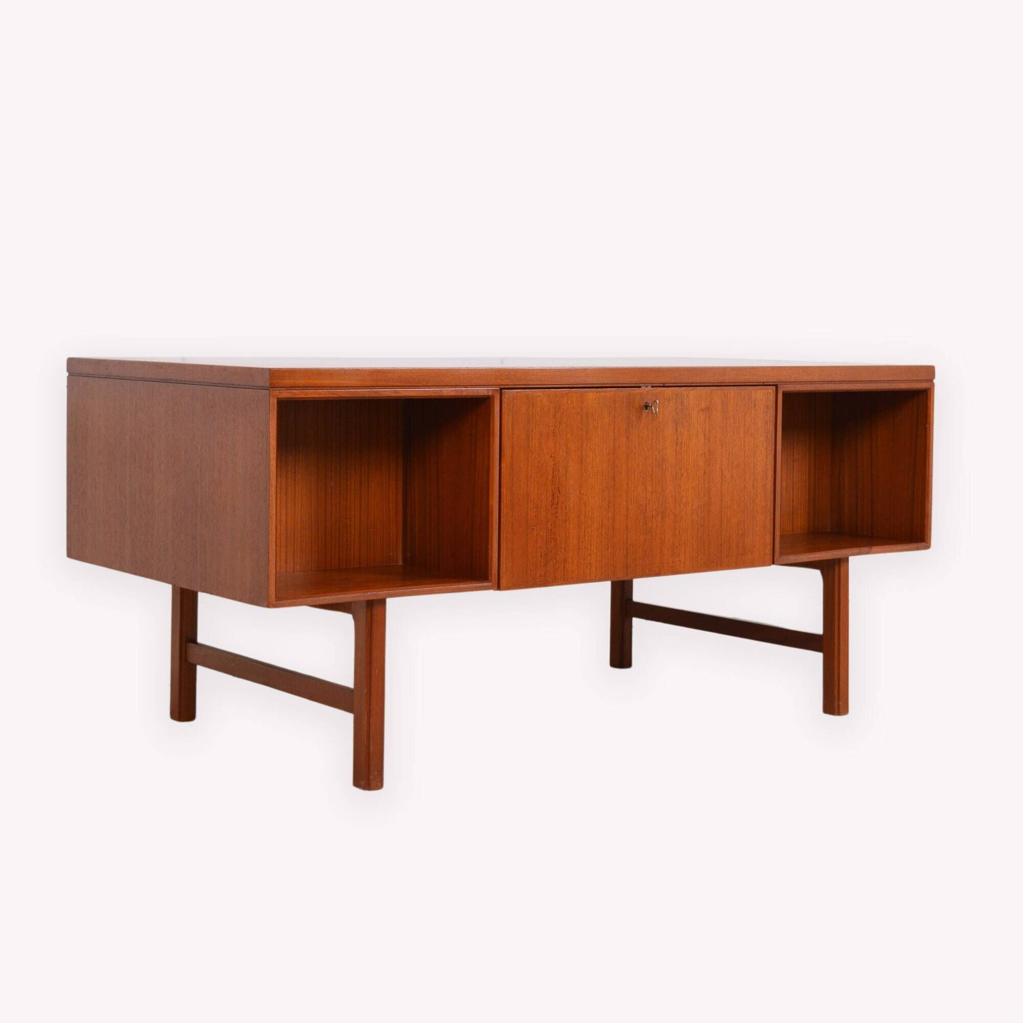 Large Scandinavian desk mod.76 in teak by Gunni Omann - 1960s