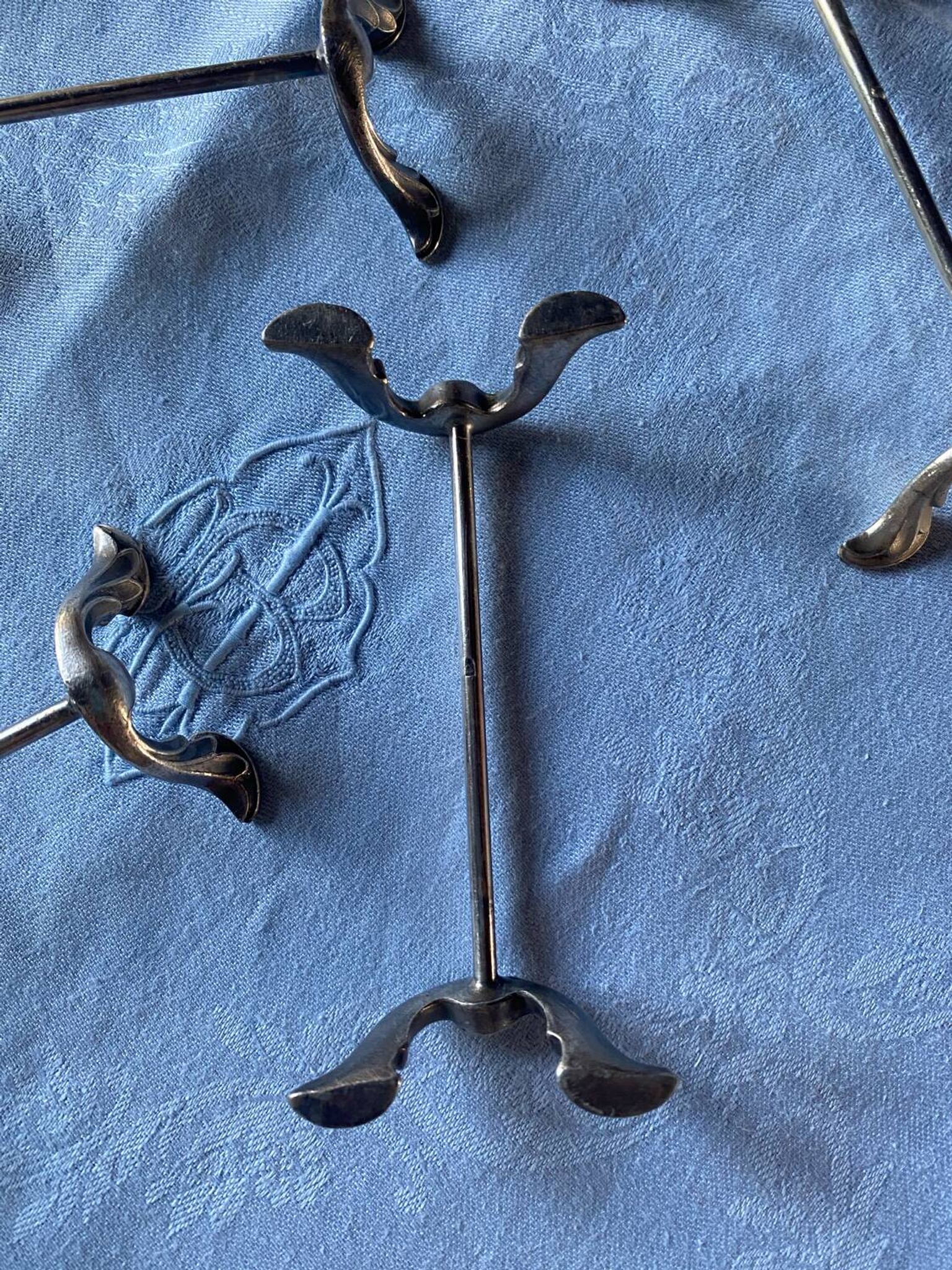 6 porte-couteaux anciens en métal argenté