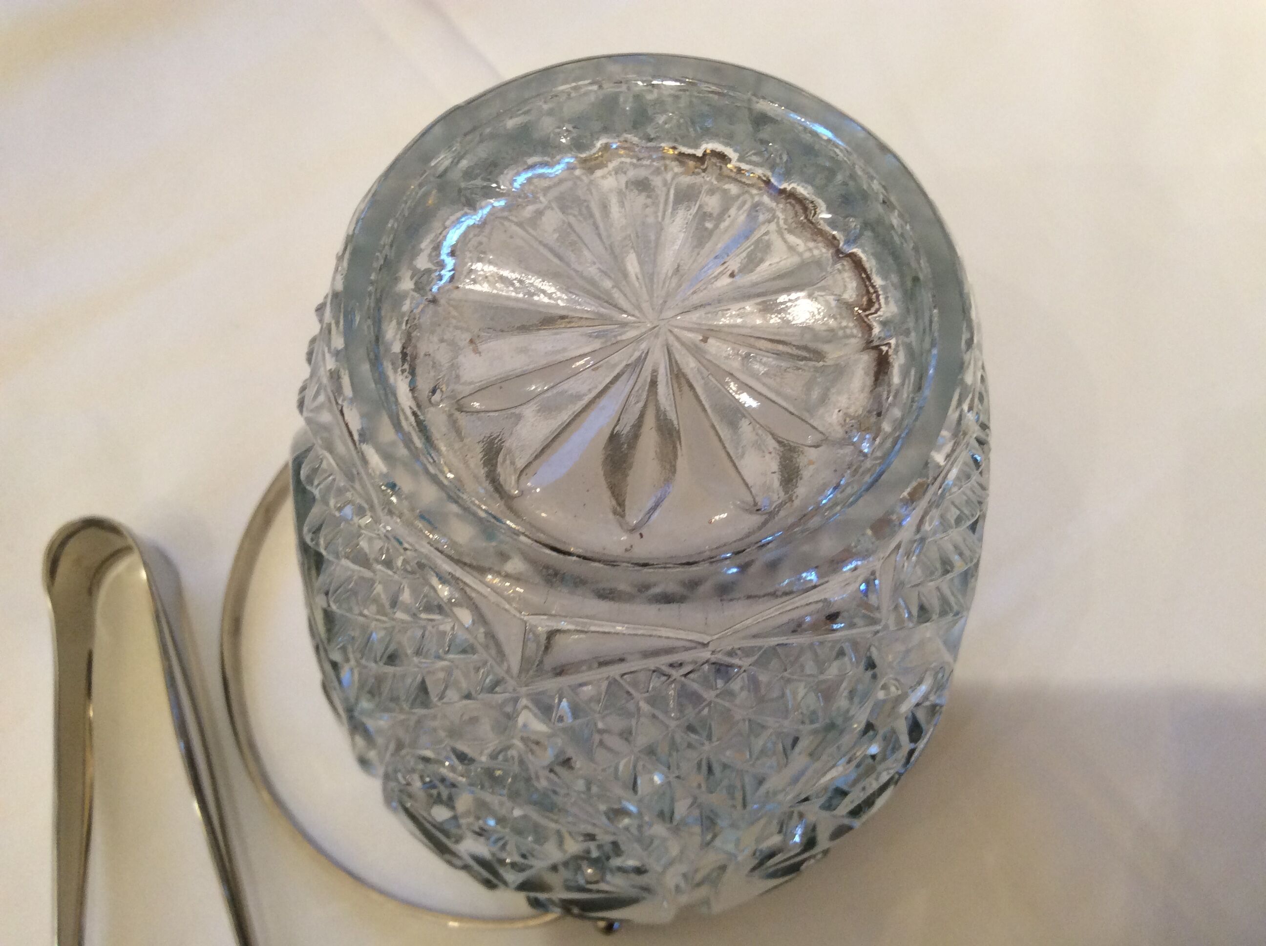 Ice bucket with his claw