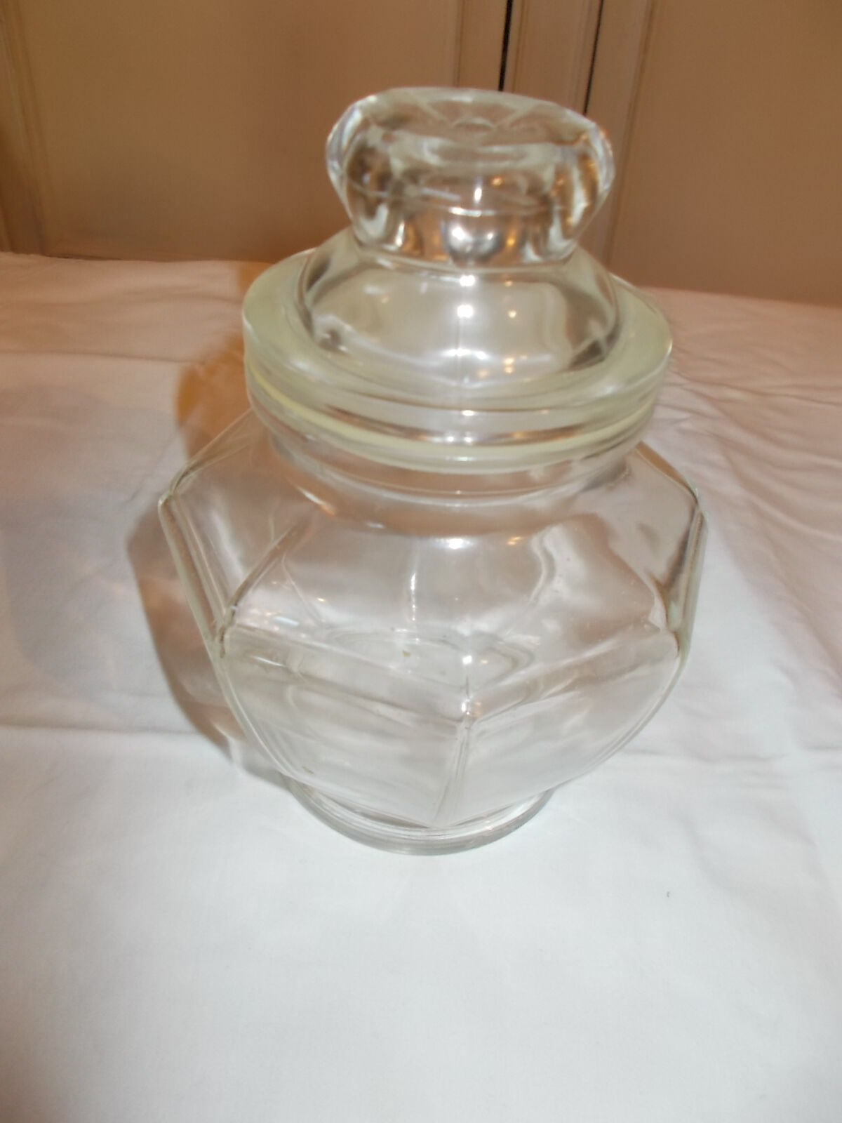 Glass jar
